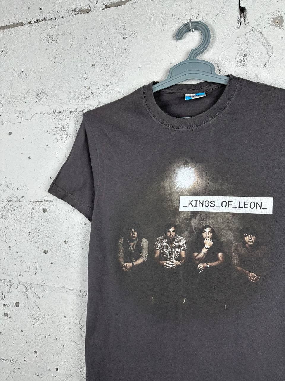 Band Tees × Vintage Vintage 2008 Kings of Leon Only By The Night Black Tour Tee Size US M / EU 48-50 / 2 - 3 Thumbnail