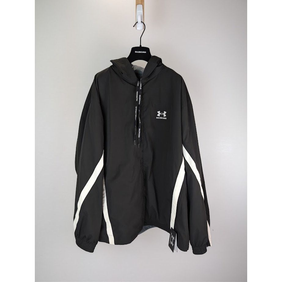Balenciaga × Under Armour o1rshd1 Reversible Tracksuit Jacket in Black Size US S / EU 44-46 / 1 - 1 Thumbnail