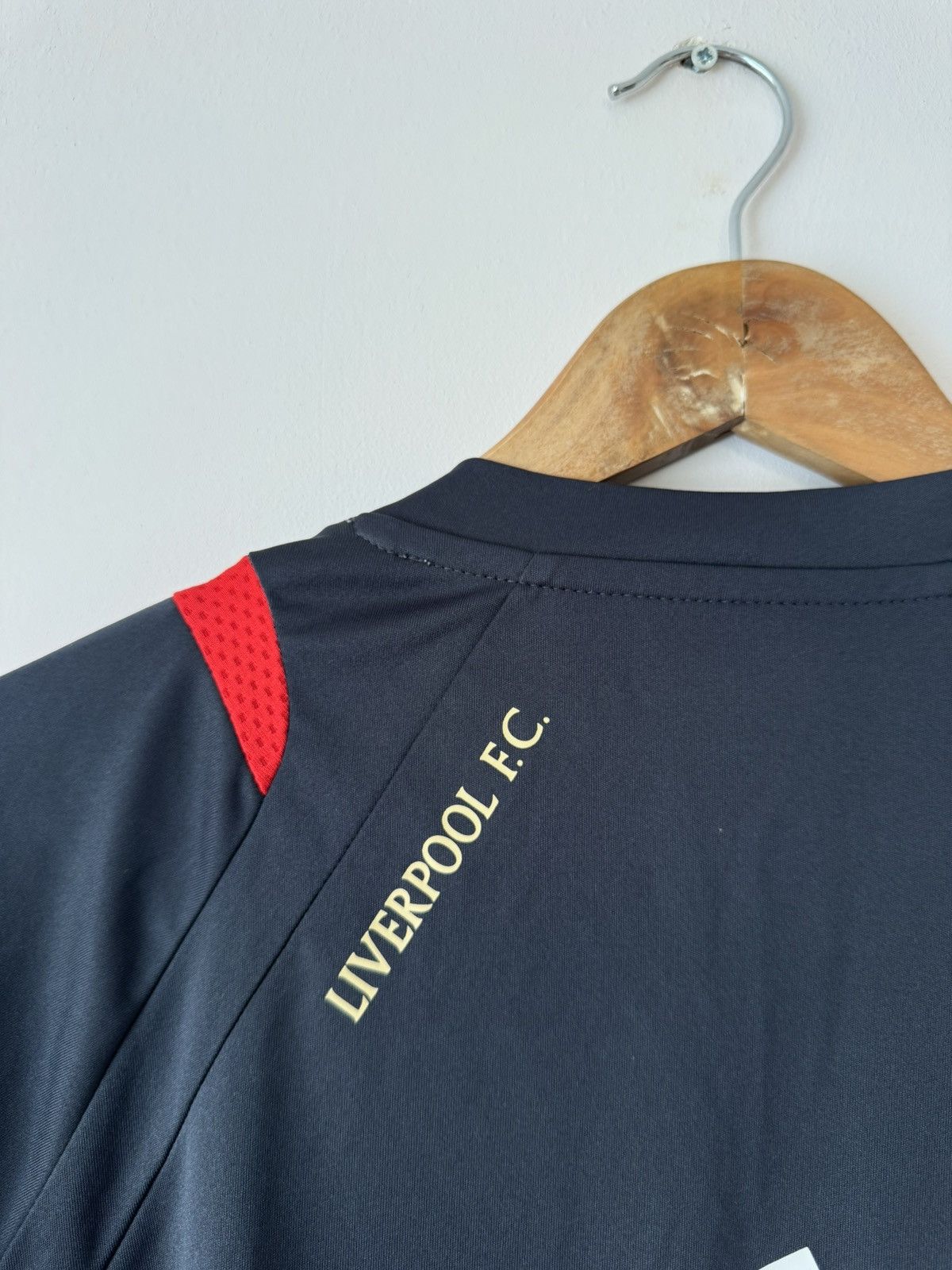 Adidas Vintage Liverpool 2009-2010 Soccer Training Jersey Shirt Kit Size US L / EU 52-54 / 3 - 11 Thumbnail