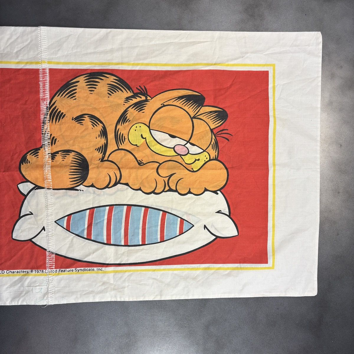Vintage 1970s Garfield Pillow Case Vintage Bedding Bed Sheet Linens Size ONE SIZE - 6 Thumbnail
