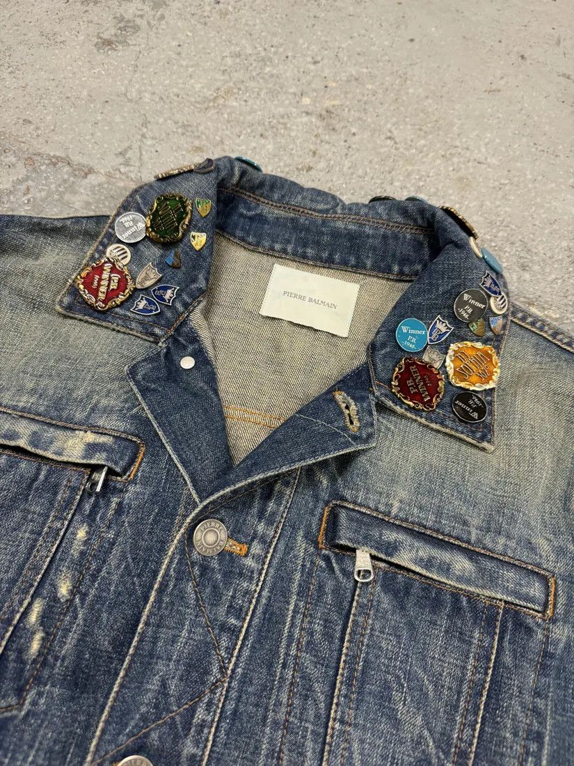 Designer × Pierre Balmain × Vintage SS2012 Pierre Balmain Winner Pins Faded Denim Jacket Size US M / EU 48-50 / 2 - 6 Thumbnail