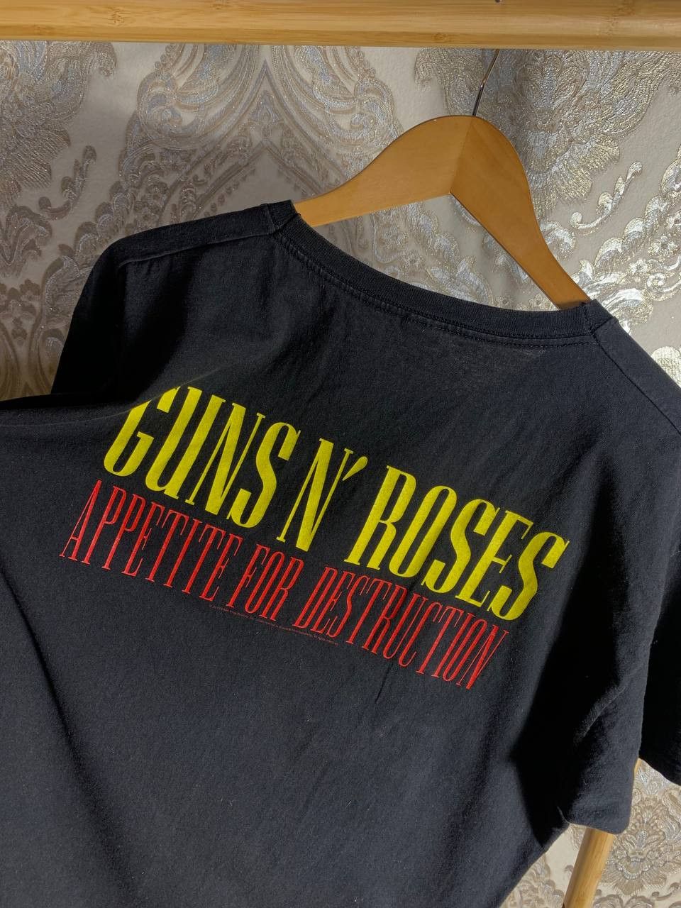 Band Tees Vintage Guns N Roses Tour Rock T-shirt Metal Punk Y2K 90s Size US XL / EU 56 / 4 - 4 Thumbnail