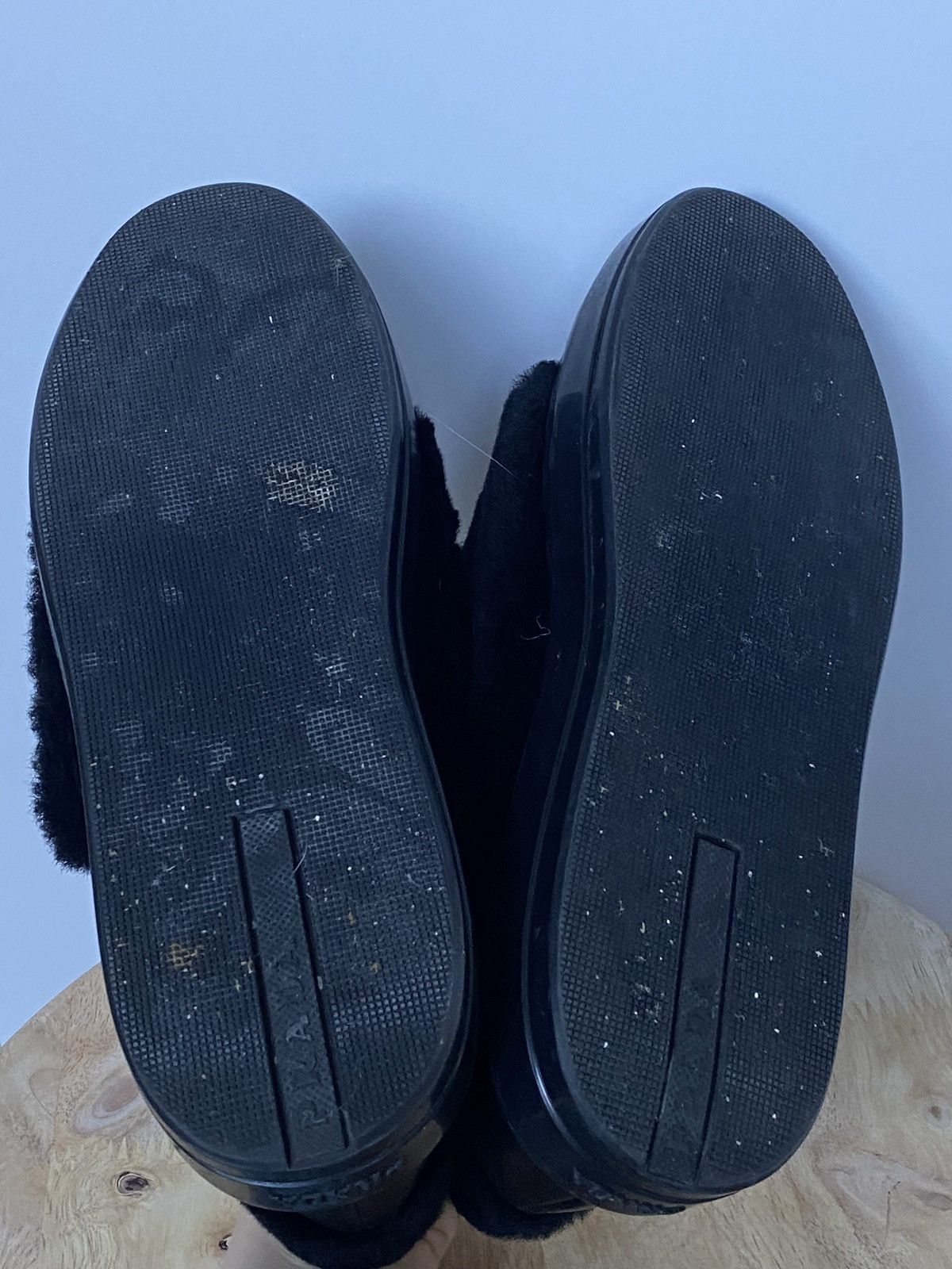 Prada Prada Low Top Leather Faux Fur Slip On sneakers Size US 8.5 / IT 38.5 - 8 Thumbnail