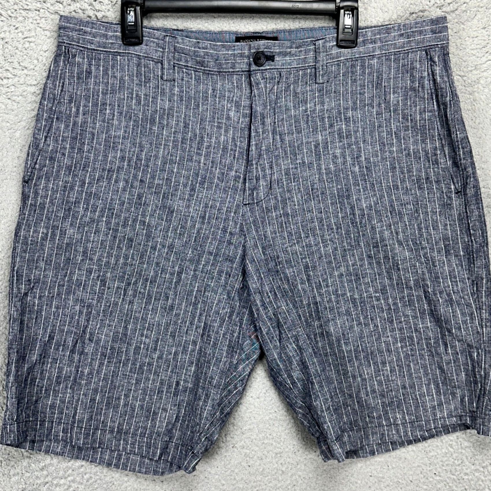 Banana Republic VINTAGE Banana Republic Emerson Shorts Mens 38 Blue White Pinstripe Khakis Linen Blend Khaki/Khakis Size US 38 / EU 54 - 2 Thumbnail