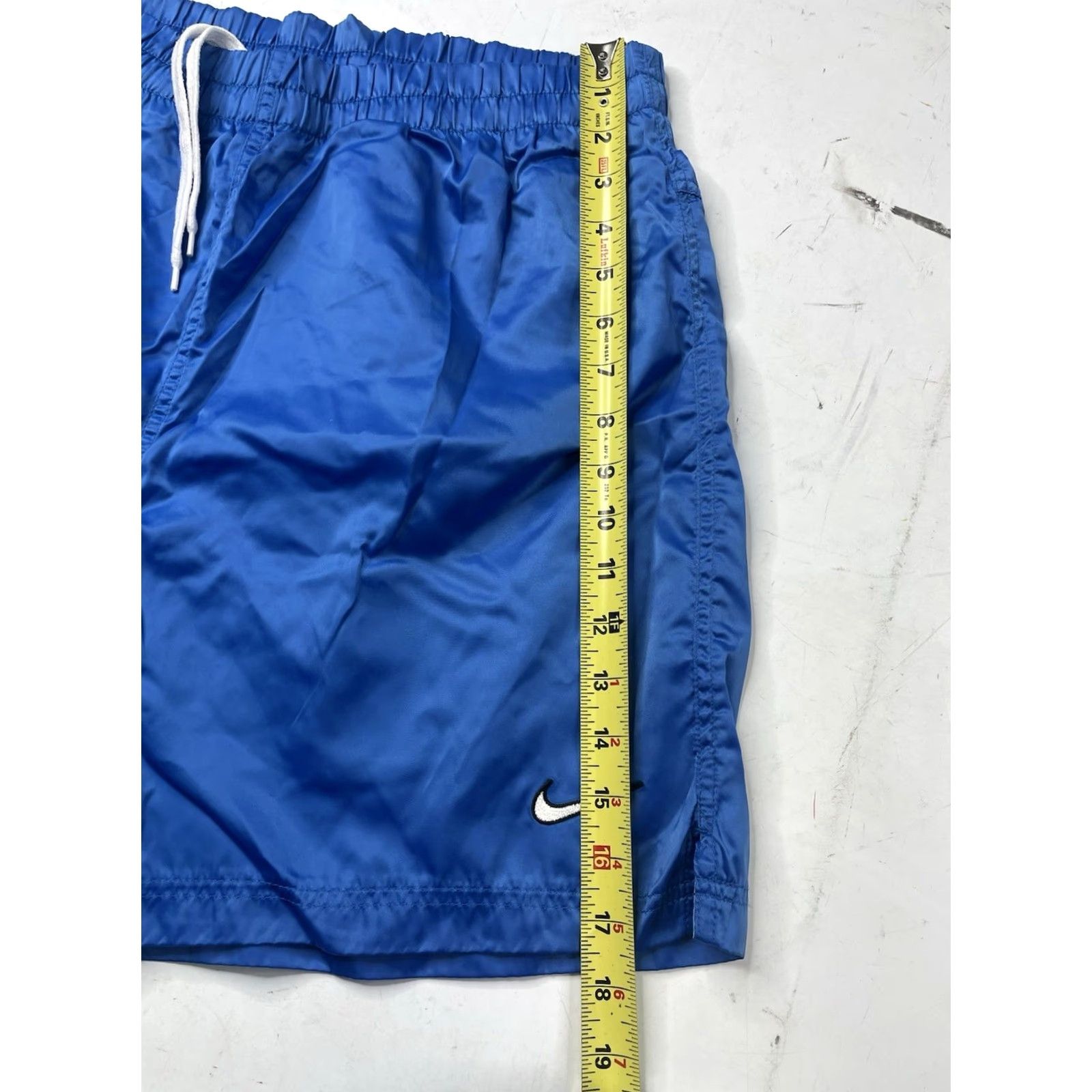 Nike VINTAGE Nike Shorts Men L Blue Nylon Drawstring Swoosh Shiny Athletic Exercise Running Gym & Training Size US 33 - 3 Thumbnail