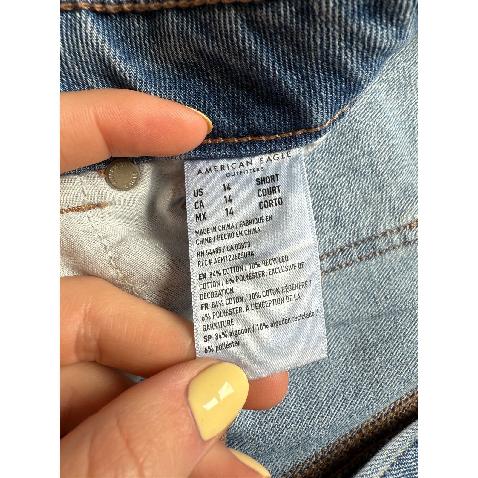 American Eagle Outfitters American Eagle High Rise Ripped Mom Jeans Denim 14 Short Size 36" / US 14 / IT 50 - 10 Thumbnail
