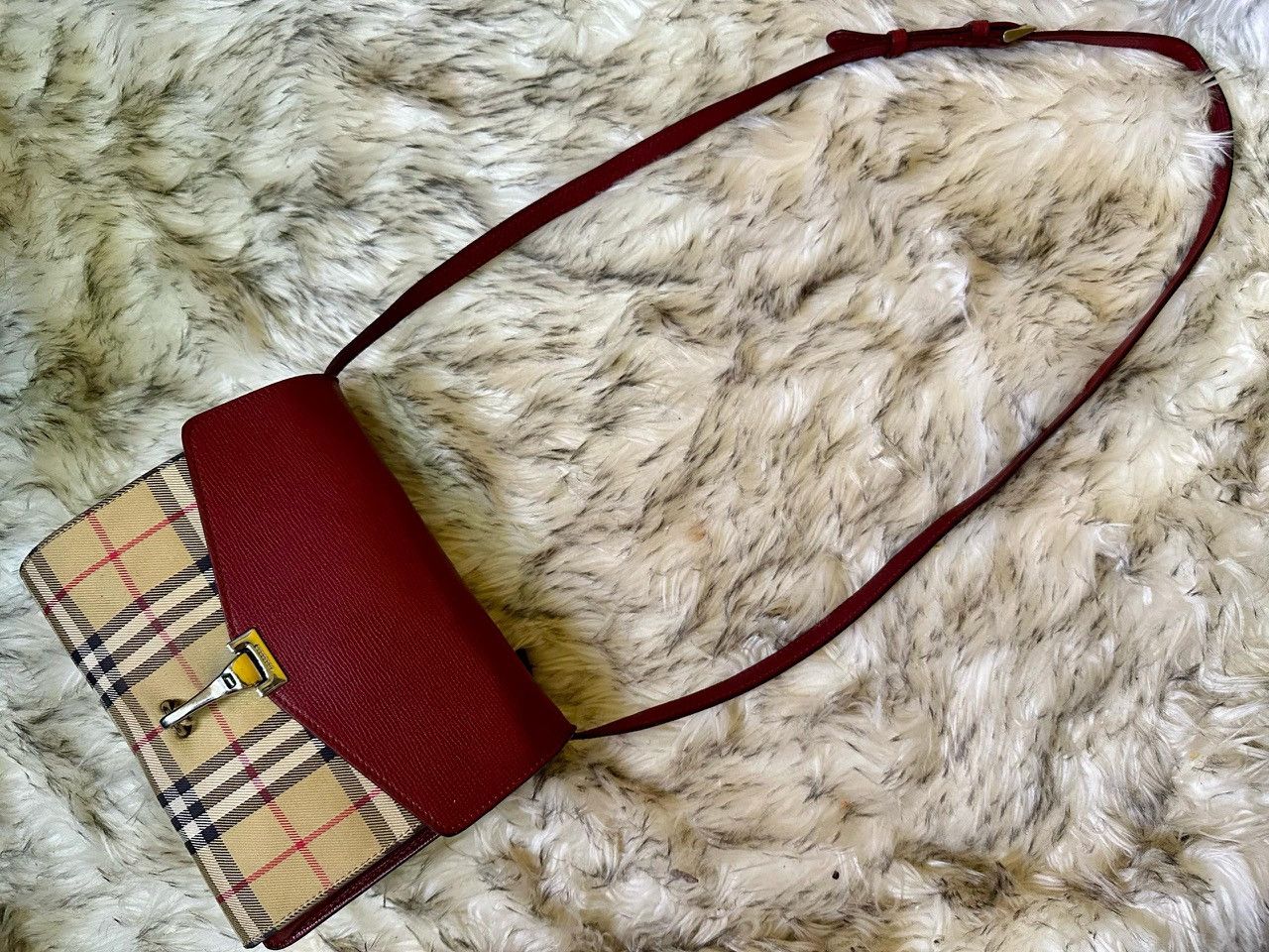 Burberry Authentic Burberry Macken Vintage Check Crossbody Bag Size ONE SIZE - 18 Thumbnail
