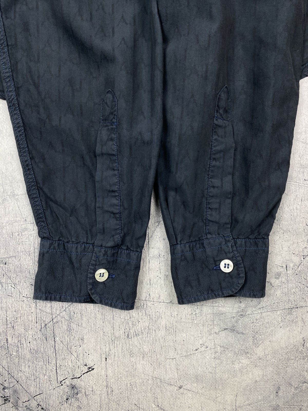 Giorgio Armani Armani Jeans Button-Up Long Sleeve Shirt Monogram Print Size US L / EU 52-54 / 3 - 9 Thumbnail