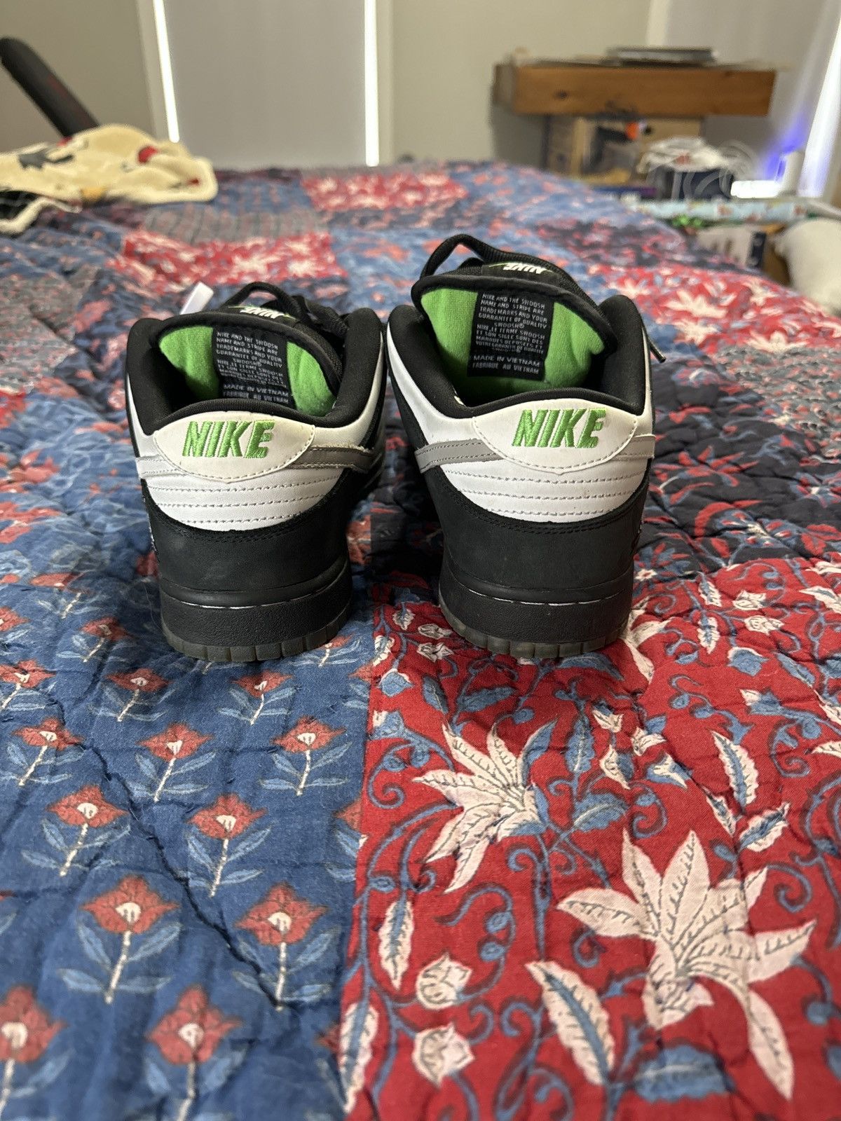 Nike Nike SB Dunk Low Staple Panda Pigeon Size US 9.5 / EU 42-43 - 6 Thumbnail