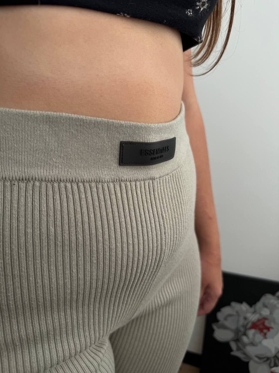 Fear of God Essentials Fear of God Beige Rib Leggings Rib knit FW25 Size 34" / US 12 / IT 48 - 2 Thumbnail