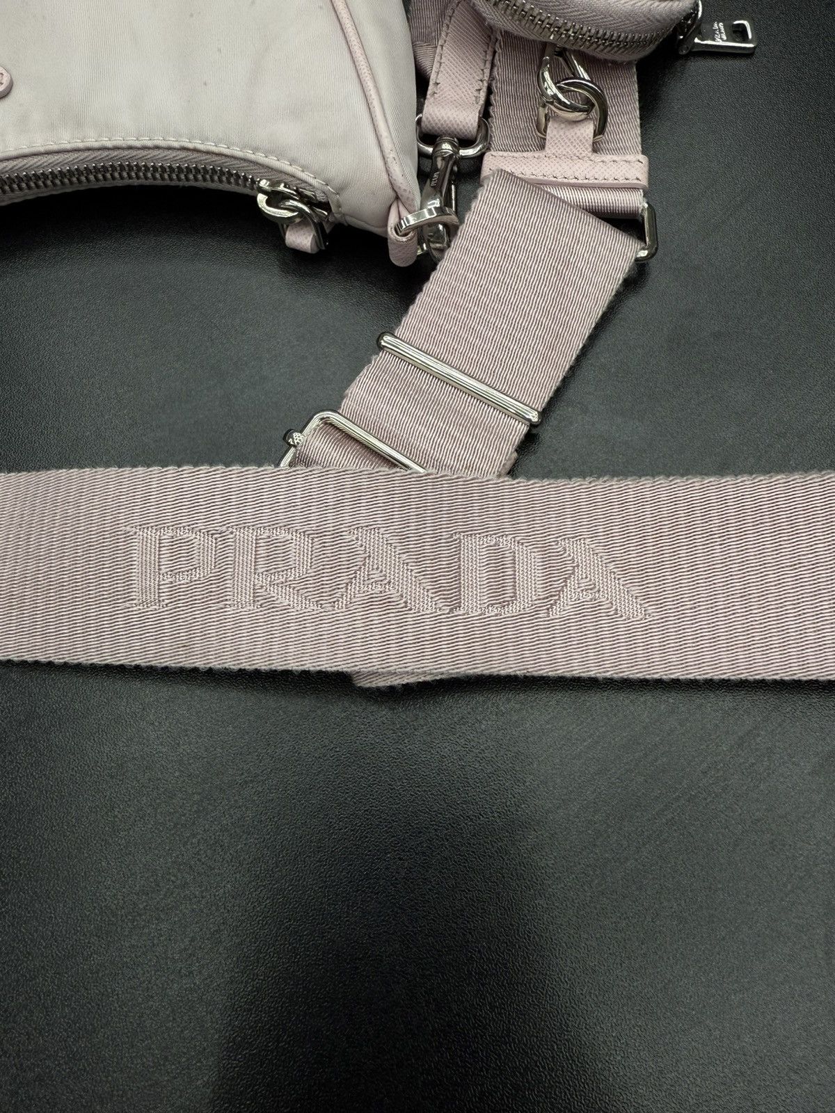 Prada Prada Re-Edition 2005 shoulder bag in pink Size ONE SIZE - 10 Thumbnail