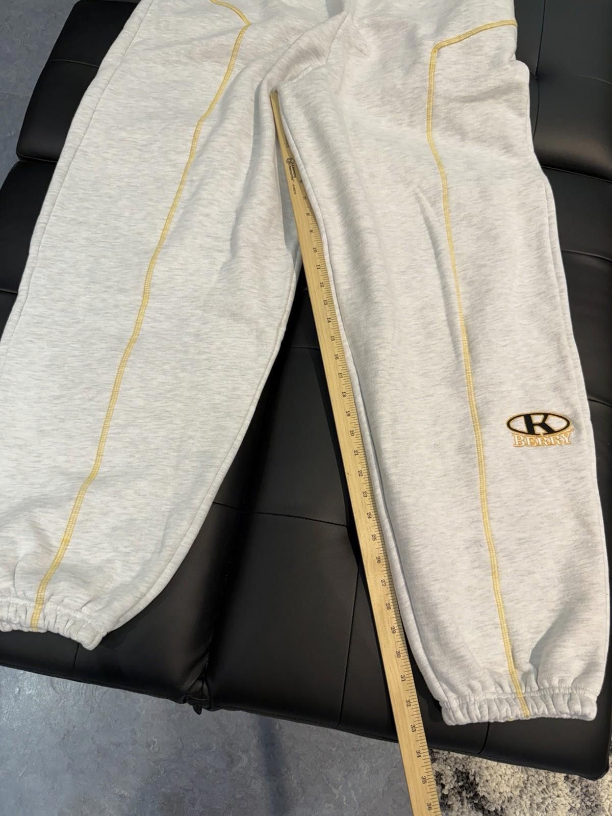 The GV Gallery Gv Gallery Raspberry Hills Grey Sweatpants Size Medium Size US 32 / EU 48 - 6 Thumbnail