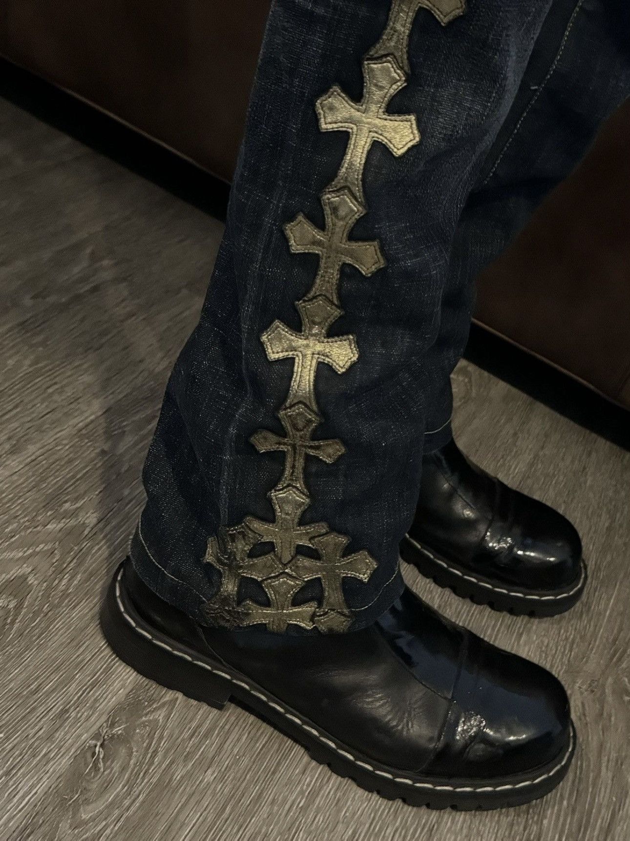 Chrome Hearts Chrome Hearts Notify Custom Gold Leather Cross Patch Denim Size 27" / US 4 / IT 40 - 21 Thumbnail