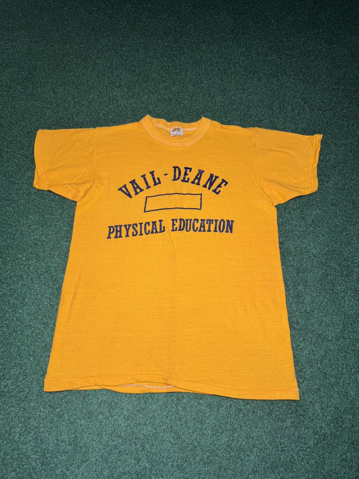 Russell Athletic Vail Deane Physical Education 70s Russell T Shirt 16x22 Size XS / US 0-2 / IT 36-38 - 1 Thumbnail