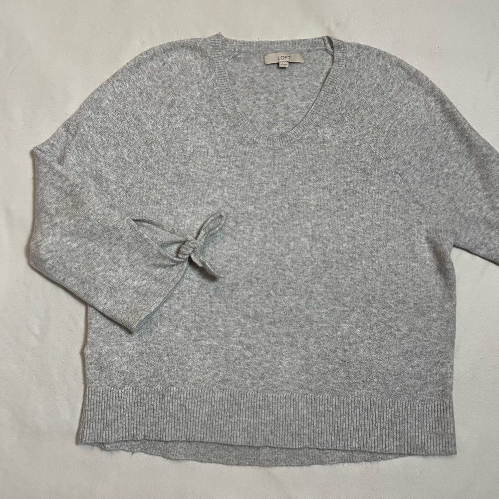 Loft Loft Gray Tie Cuff Long Sleeve V Neck Sweater Size XL Size XL / US 12-14 / IT 48-50 - 7 Thumbnail
