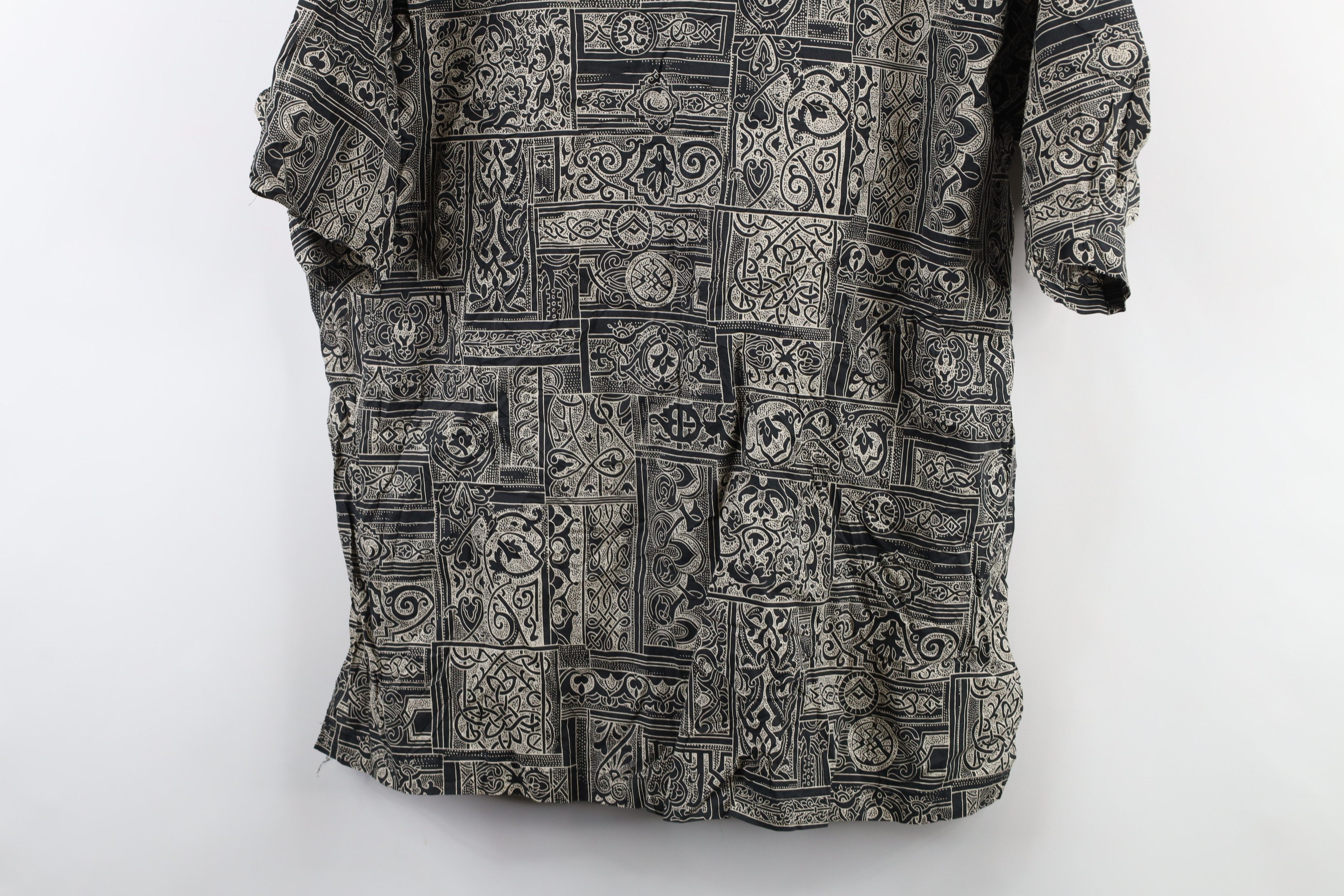 Vintage Vintage 90s Streetwear All Over Print Button Shirt USA Size US XL / EU 56 / 4 - 8 Thumbnail