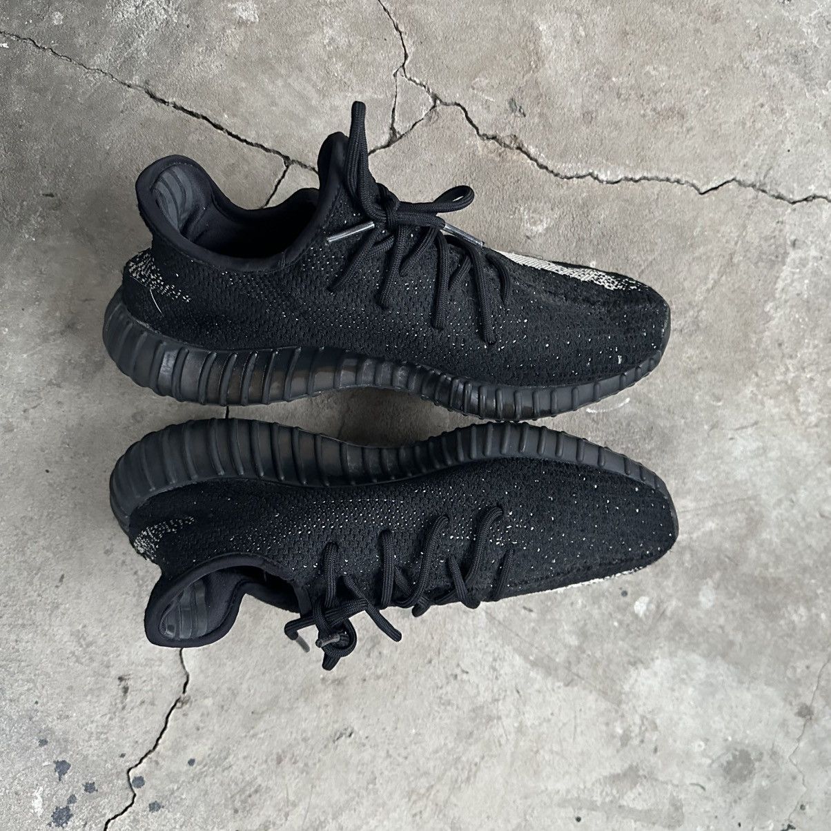 Adidas × Kanye West Yeezy 350 V2 Oreo 2016 Size US 11 / EU 44 - 7 Thumbnail