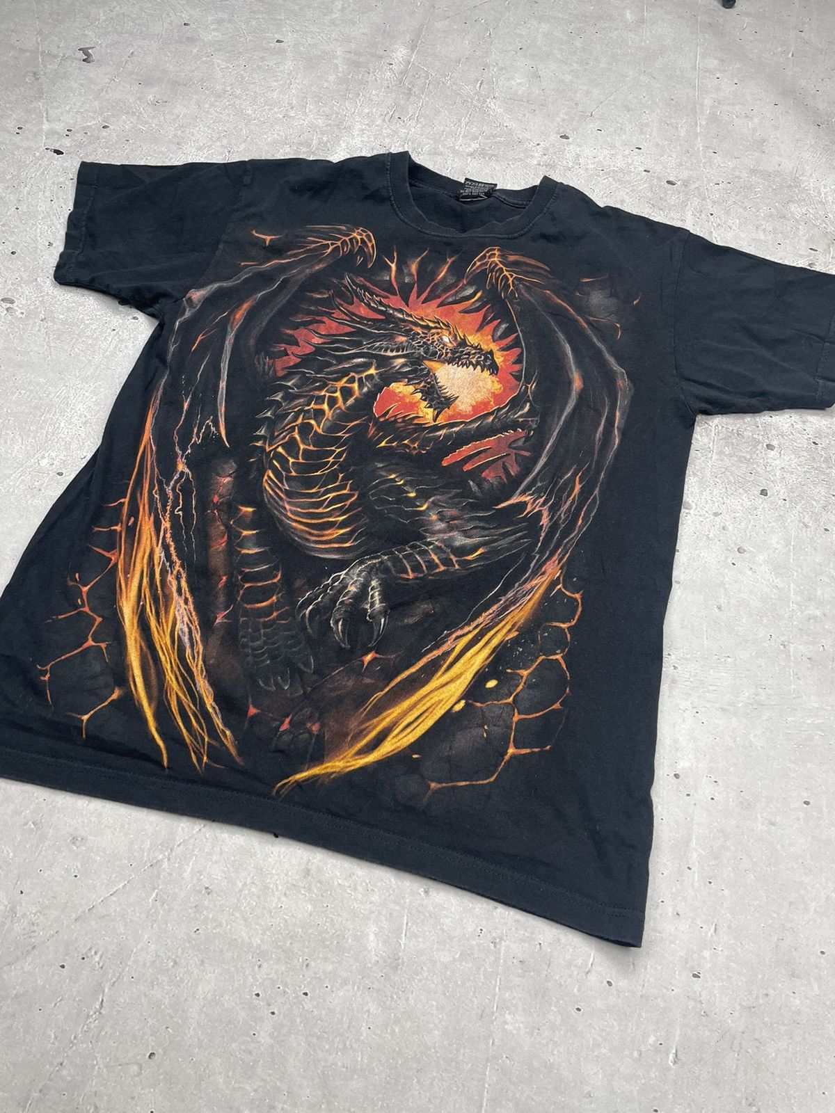 Other × Vintage Vintage spiral Amazing dragon t-shirt on two side Size US M / EU 48-50 / 2 - 3 Thumbnail