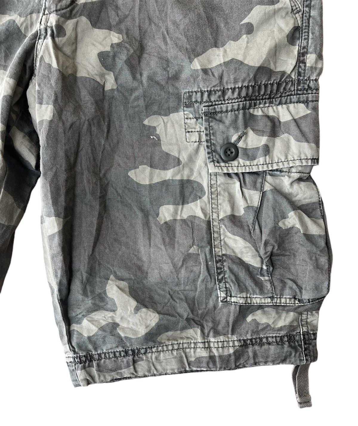 Japanese Brand × Uniqlo Uniqlo Camouflage Short Pants Size US 32 / EU 48 - 3 Thumbnail
