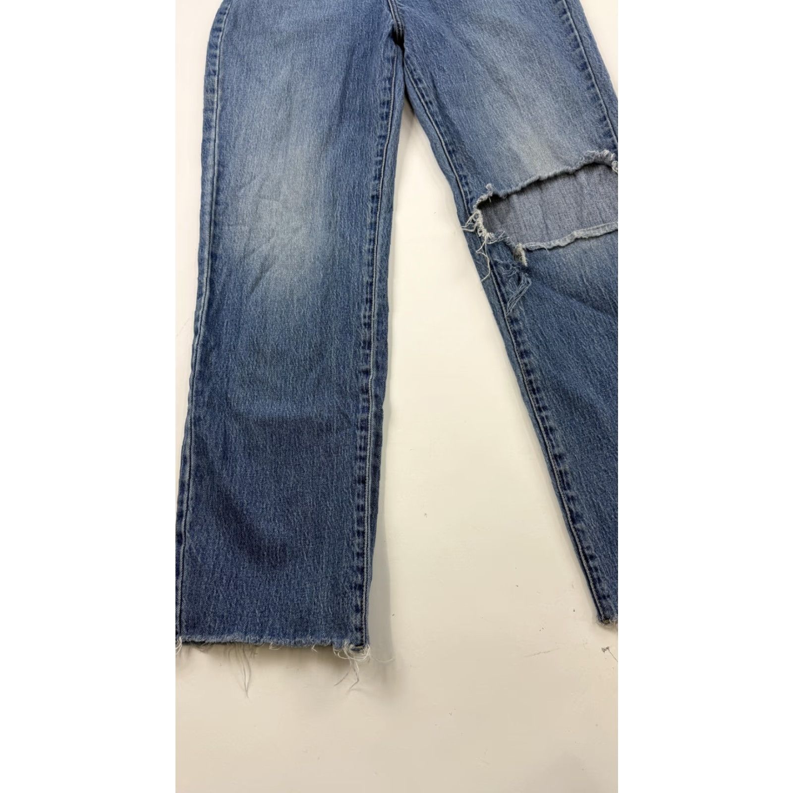 Silver Jeans Co. Silver Jeans Co. Women’s Jeans 27 Medium Blue Distressed Straight Raw Hem Size 27" / US 4 / IT 40 - 3 Thumbnail