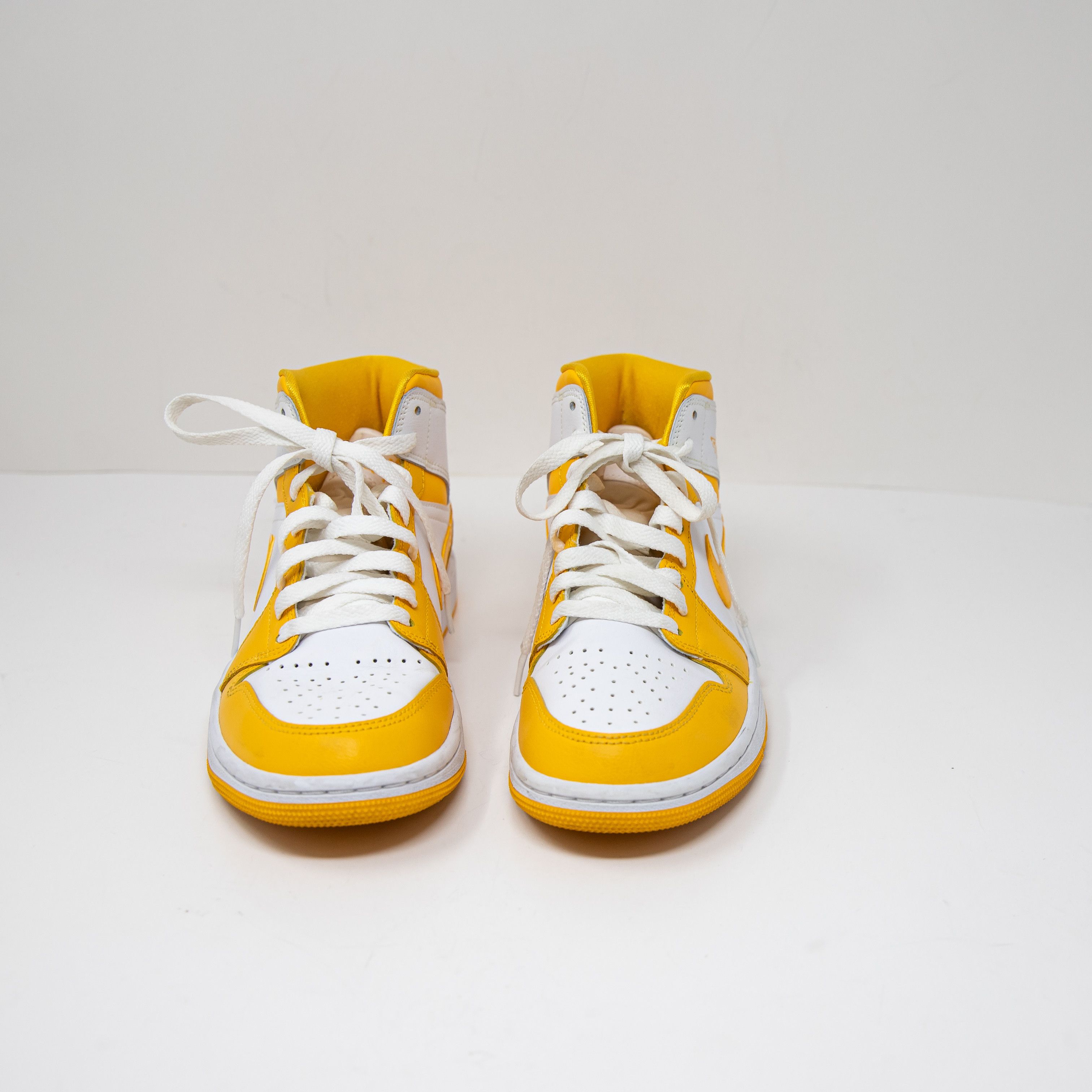 Nike Nike Air Jordan 1 Mid University Gold Yellow Size US 7 / IT 37 - 2 Thumbnail