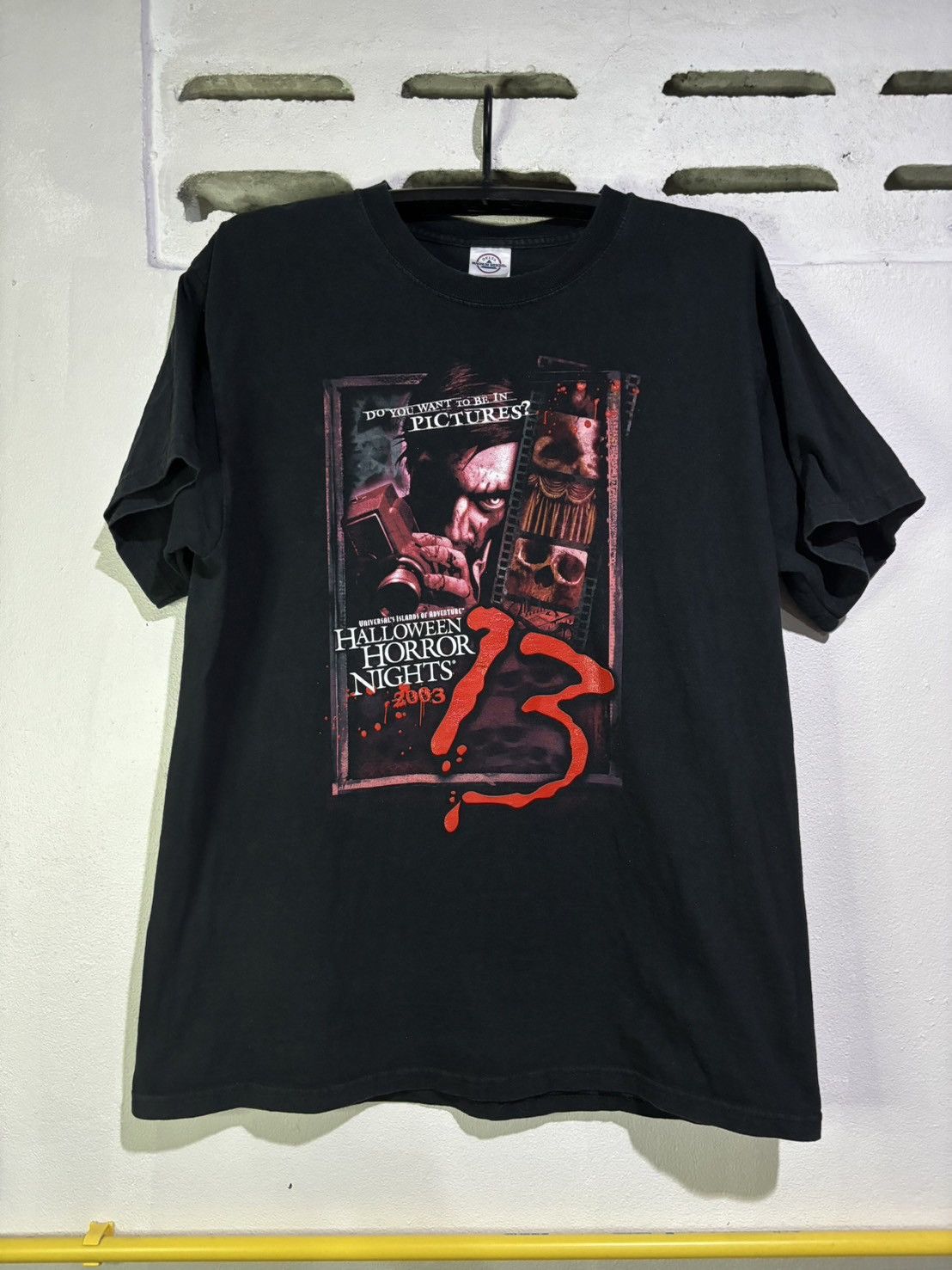 image of Movie x Tee Shirt Vintage 00S Halloween Horror Nights 13 in Black, Men's (Size Large)