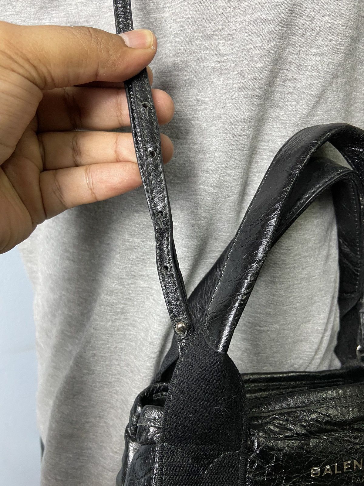 Balenciaga Balenciaga Paris Crossbody Handbag Size ONE SIZE - 17 Thumbnail