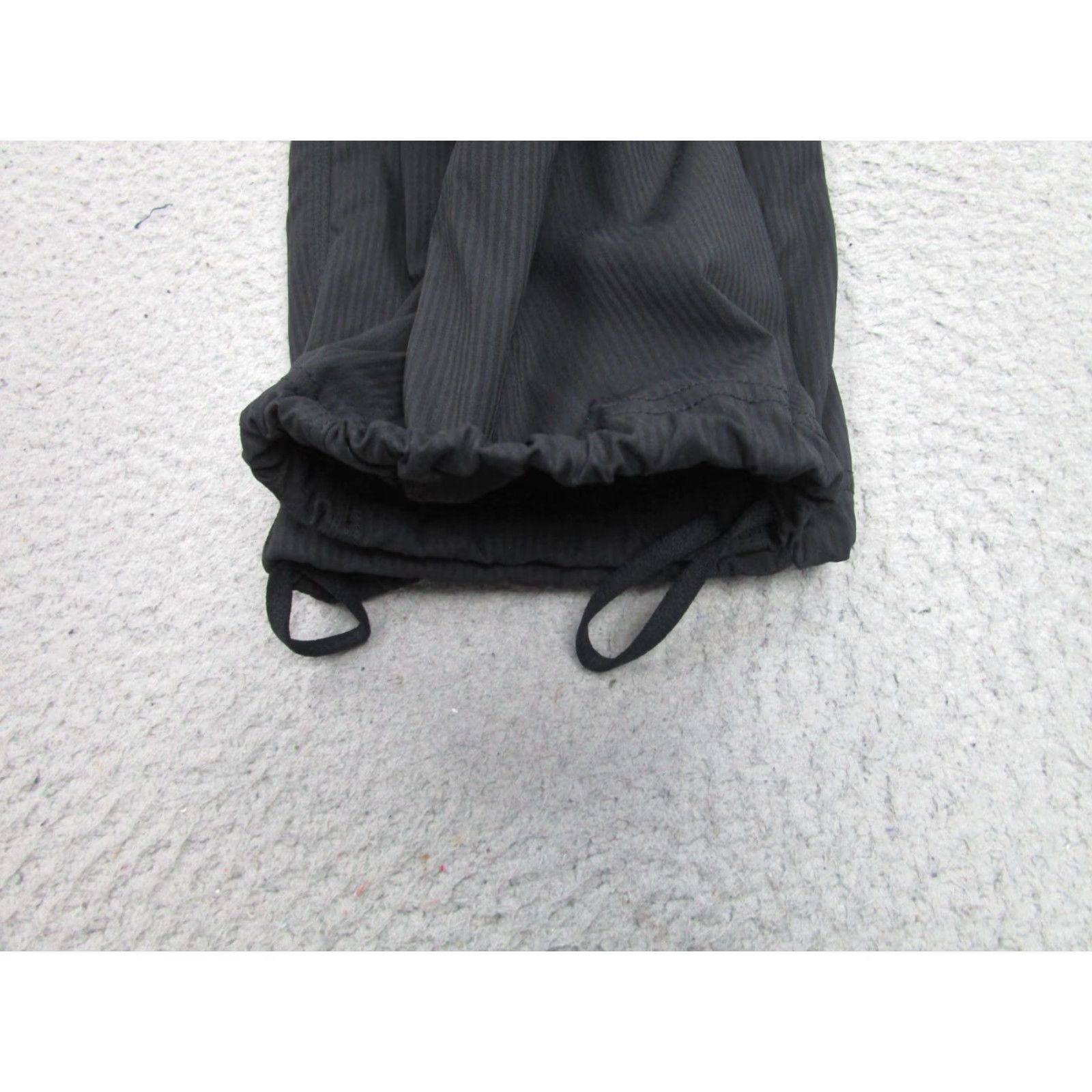 Lululemon VINTAGE Lululemon Track Pants Womens 4 Black Straight Leg Ribbed Waist Stirrup Hem Yoga Size 27" / US 4 / IT 40 - 4 Thumbnail