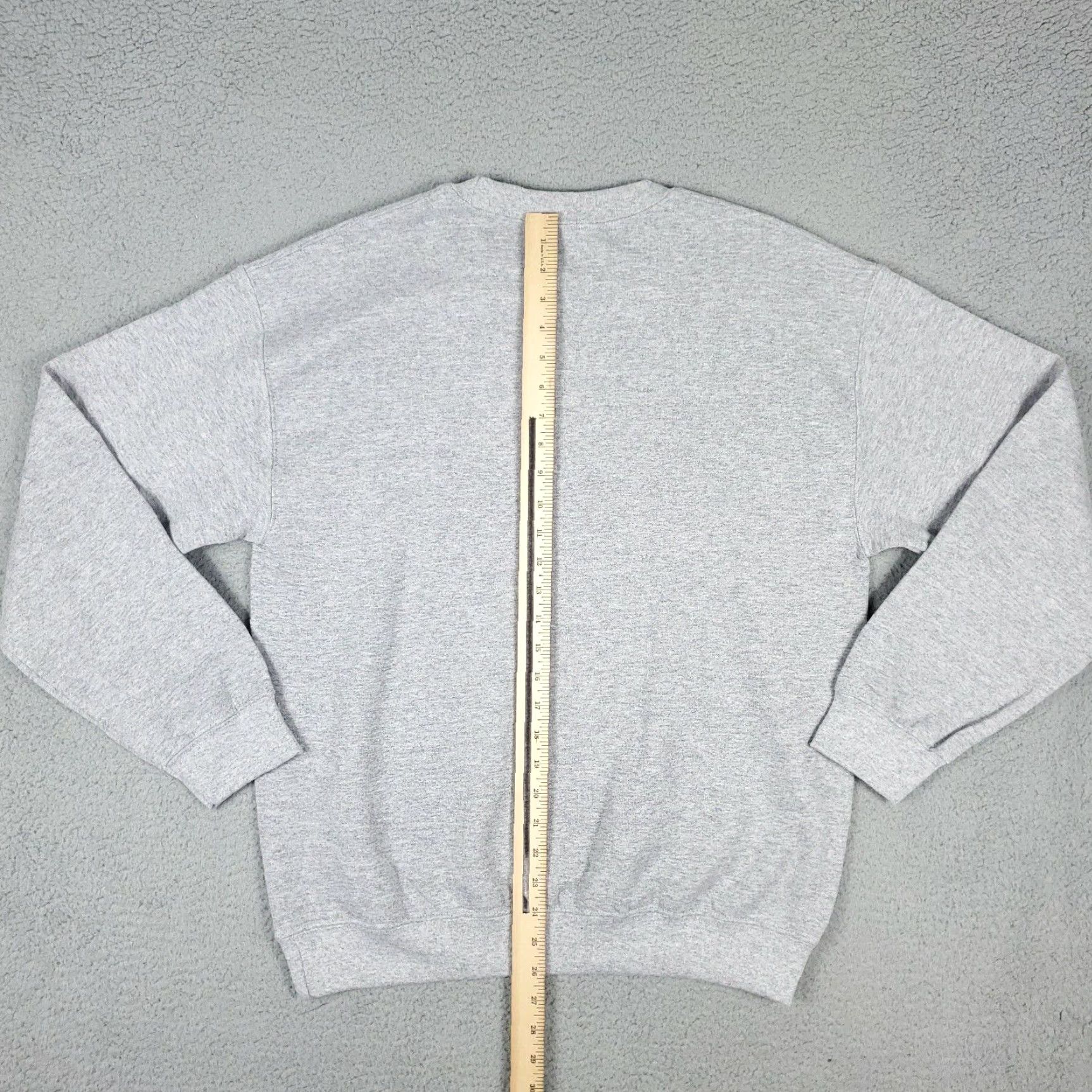 Gildan Gildan Mens Gray Crew Neck Pullover Sweater Sweatshirt Adult Medium Size US M / EU 48-50 / 2 - 4 Thumbnail