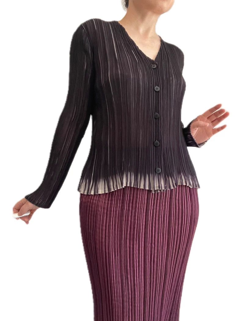 Issey Miyake Issey Miyake size:3 Black pleated long-sleeved cardigan Size S / US 4 / IT 40 - 2 Thumbnail