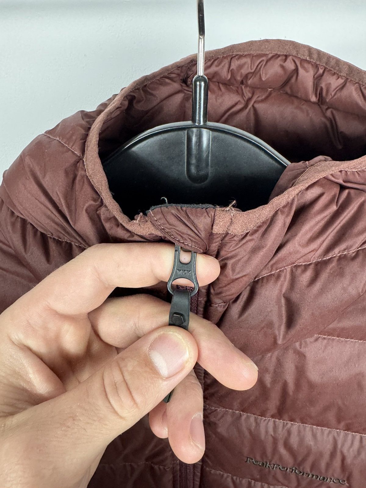 Peak Performance Peak Performance Women Hooded Down Puffer Jacket Burgundy M Size M / US 6-8 / IT 42-44 - 8 Thumbnail