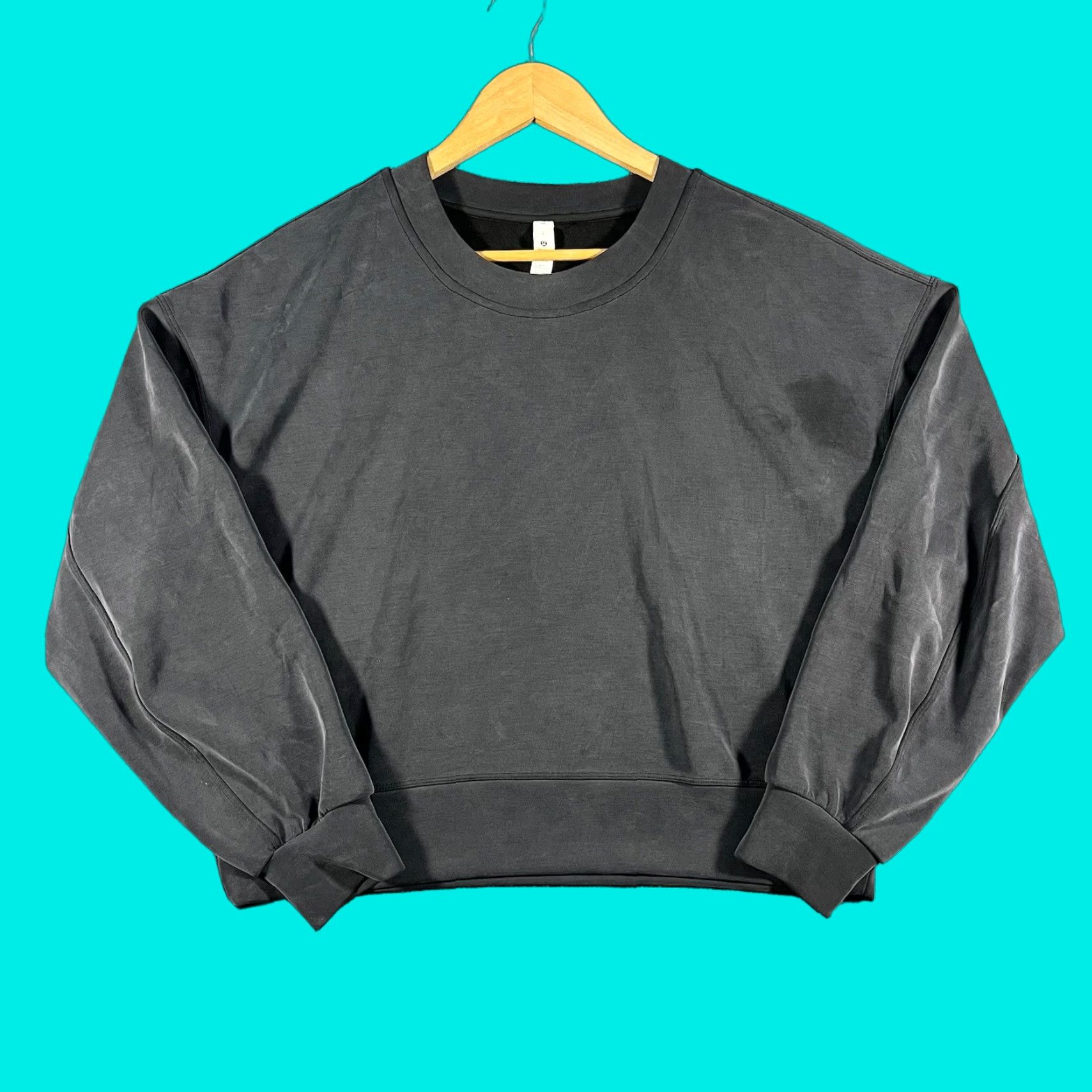 Lululemon Perfectly Oversized Cropped Crew Sweatshirt Women’s 6 Black Logo Lightweight Activewear Crew Neck Relaxed Fit