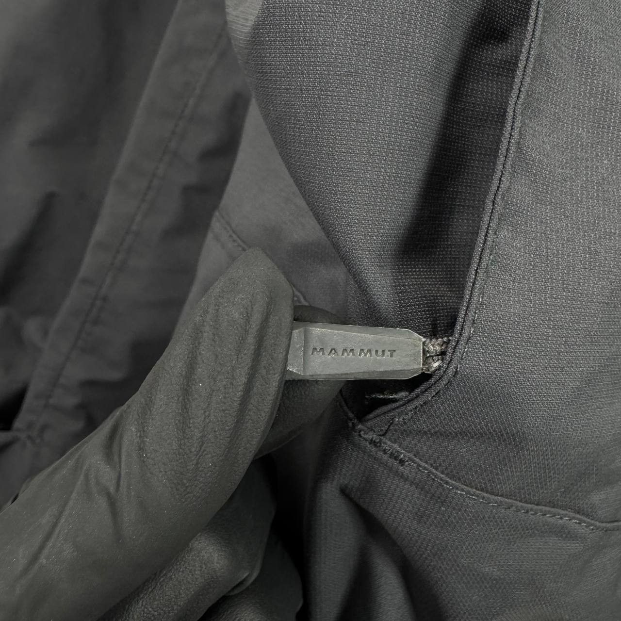 Mammut Mammut DryTech Waterproof Hooded Jacket Grey Mens Size M Size US M / EU 48-50 / 2 - 7 Thumbnail