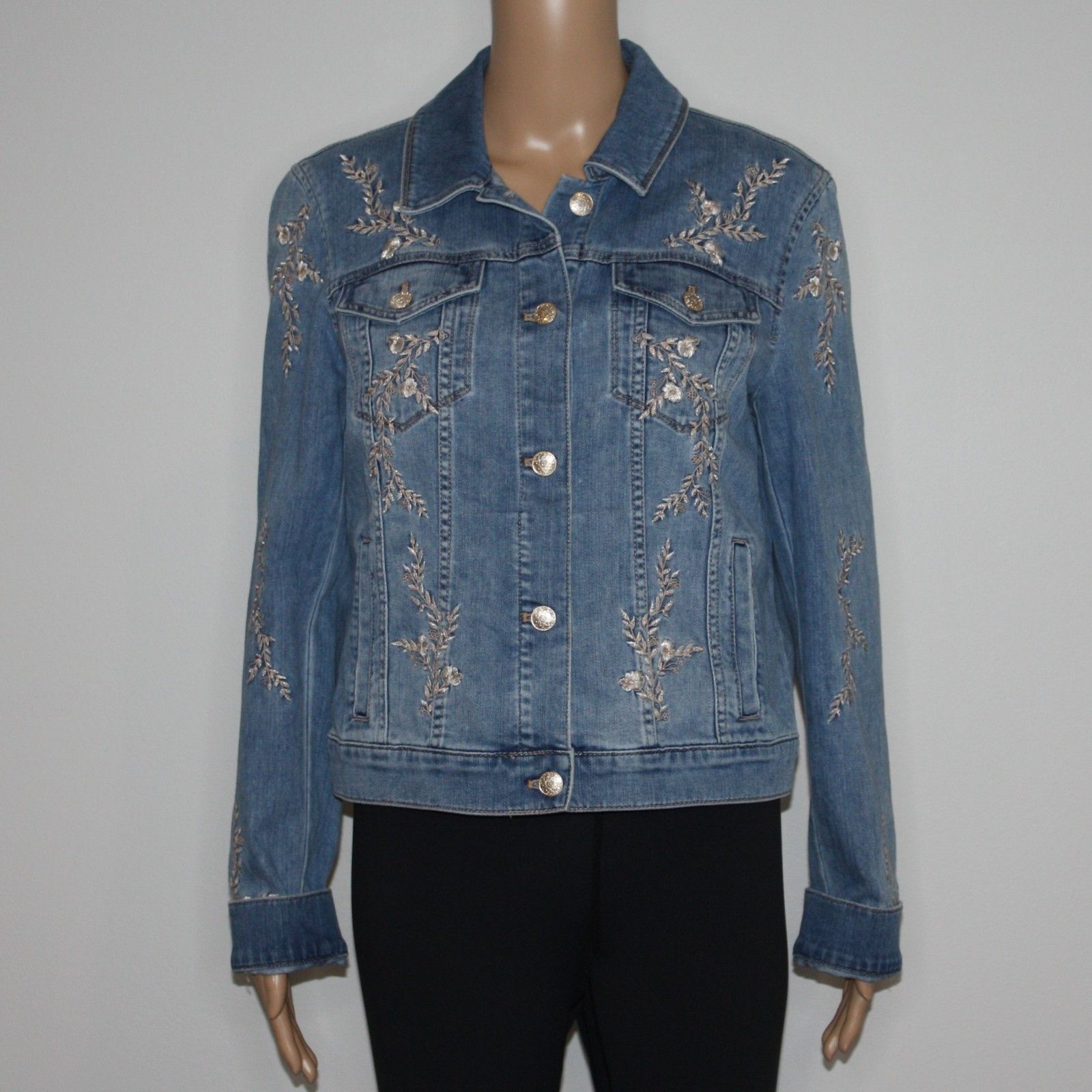 White House Black Market Embroidered Blue Denim Jean Jacket in size M Size M / US 6-8 / IT 42-44 - 3 Thumbnail