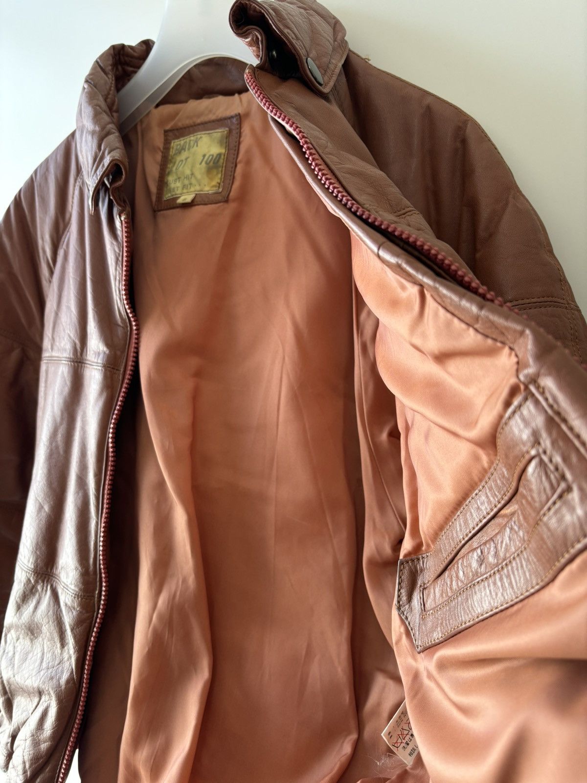 Japanese Brand × Vintage Vintage Cropped Cowhide Leather Puffer Jacket Size US S / EU 44-46 / 1 - 7 Thumbnail