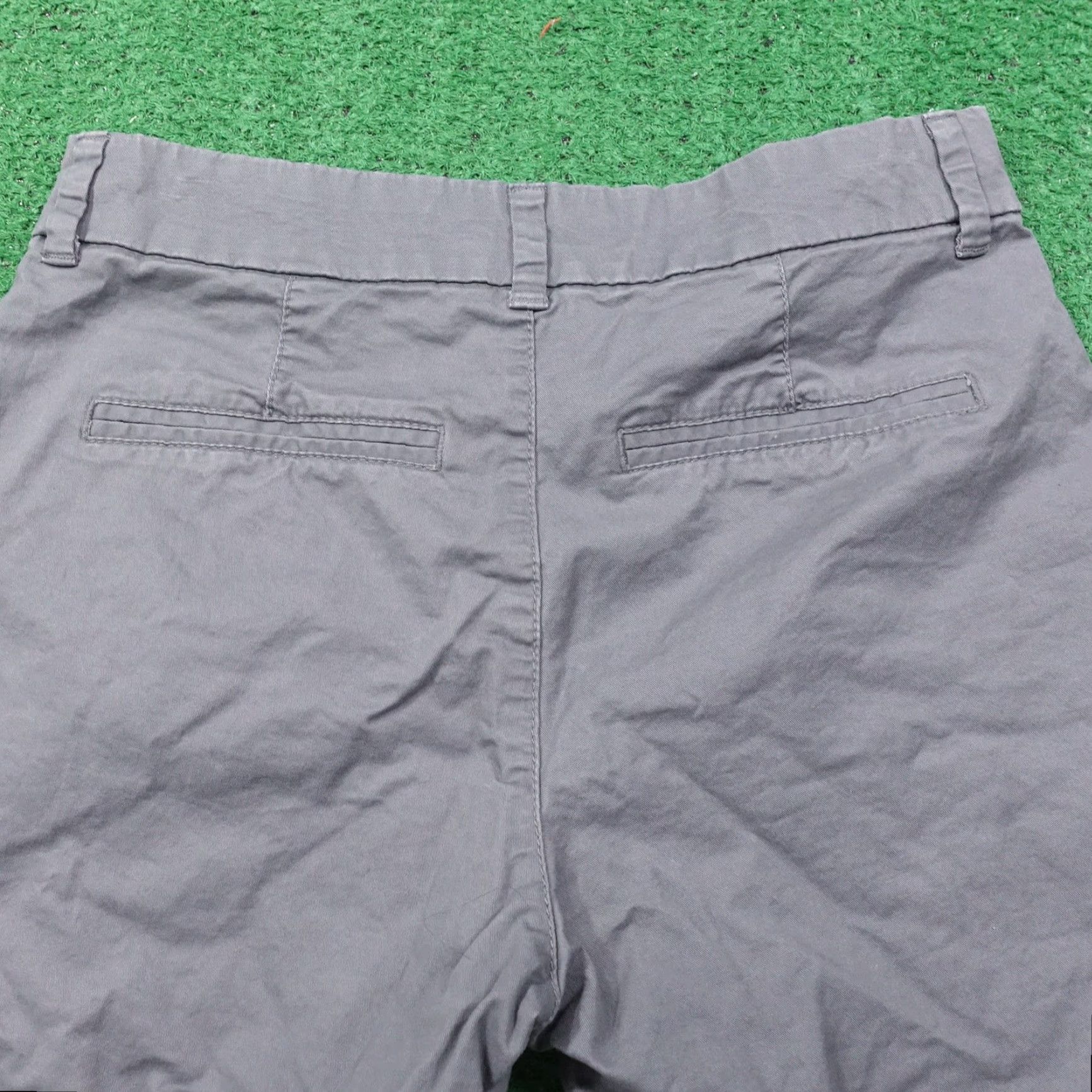 Old Navy VINTAGE Old Navy Women's Chino Shorts Casual Mid Rise Size 0 Gray Summer Cotton Spandex Size 25" / US 0 / IT 36 - 4 Thumbnail