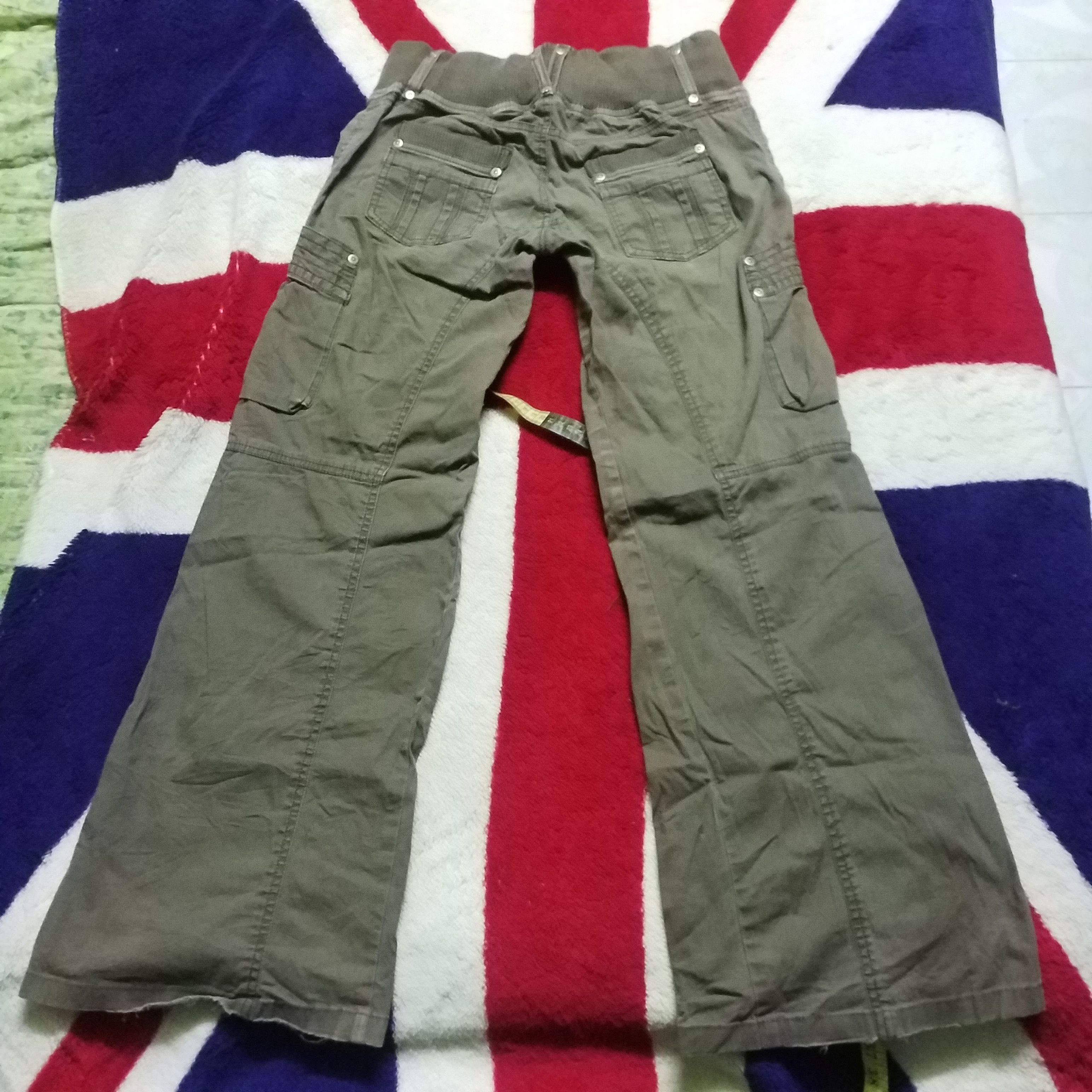 Japanese Brand LOW RISE SUPER FLARE CARGO PANT DISTRESS Size 32" / US 10 / IT 46 - 8 Thumbnail