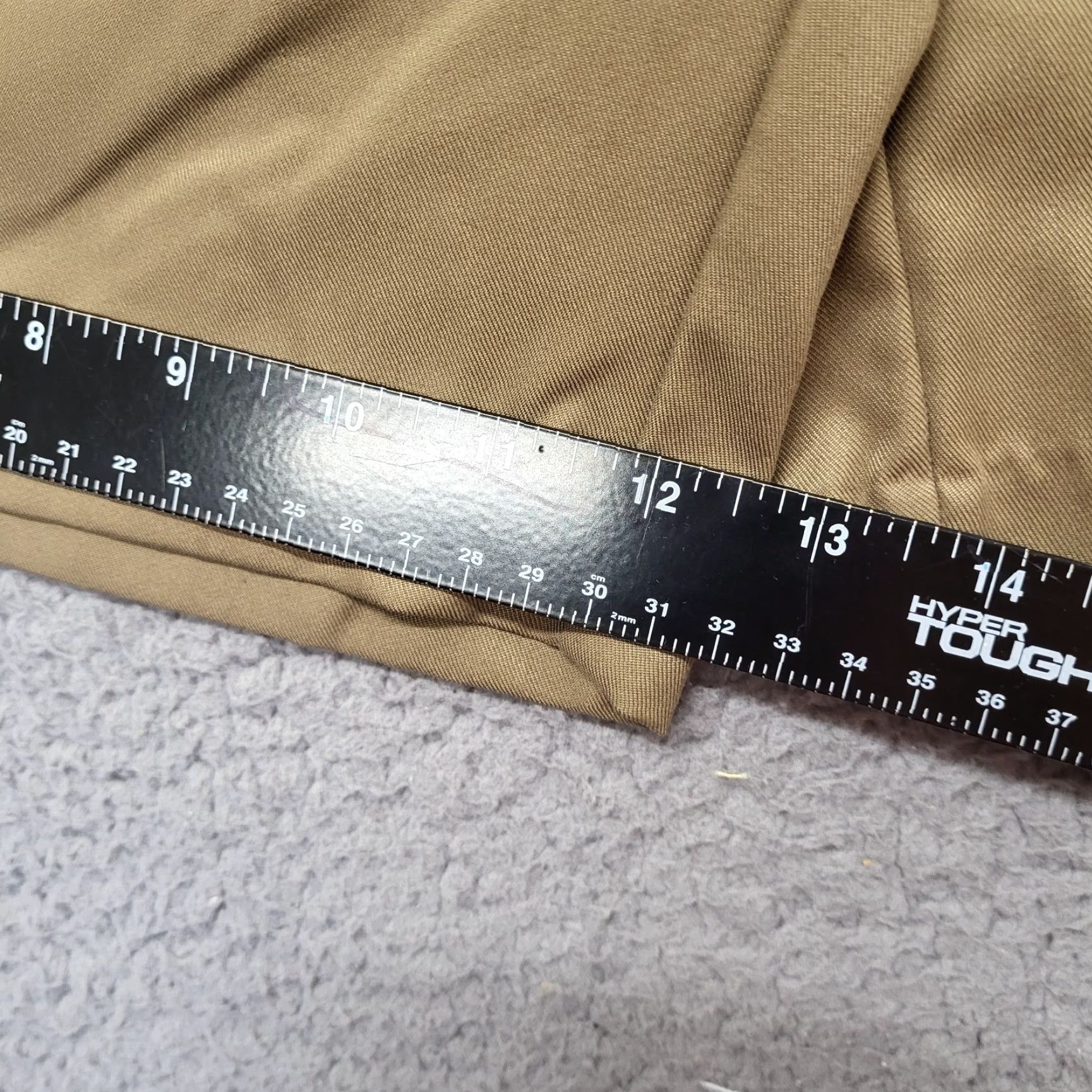 Izod IZOD Men's Golf Classix Beige Pleated Expanding Waist Shorts 36 Tan EUC Size US 36 / EU 52 - 7 Thumbnail