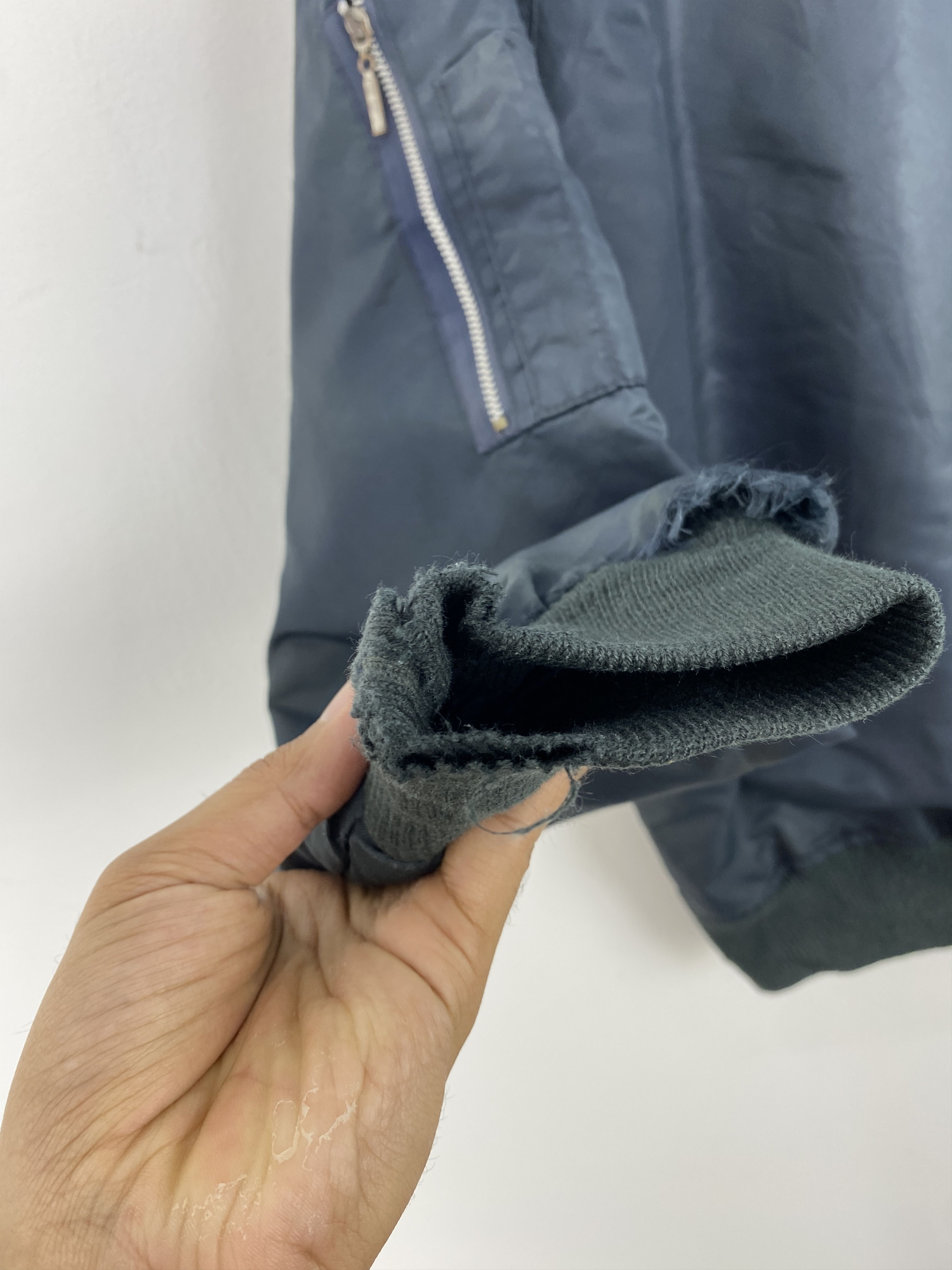Japanese Brand Vintage Sun Faded Bomber Jacket Goose Down J1822 Size US L / EU 52-54 / 3 - 12 Thumbnail