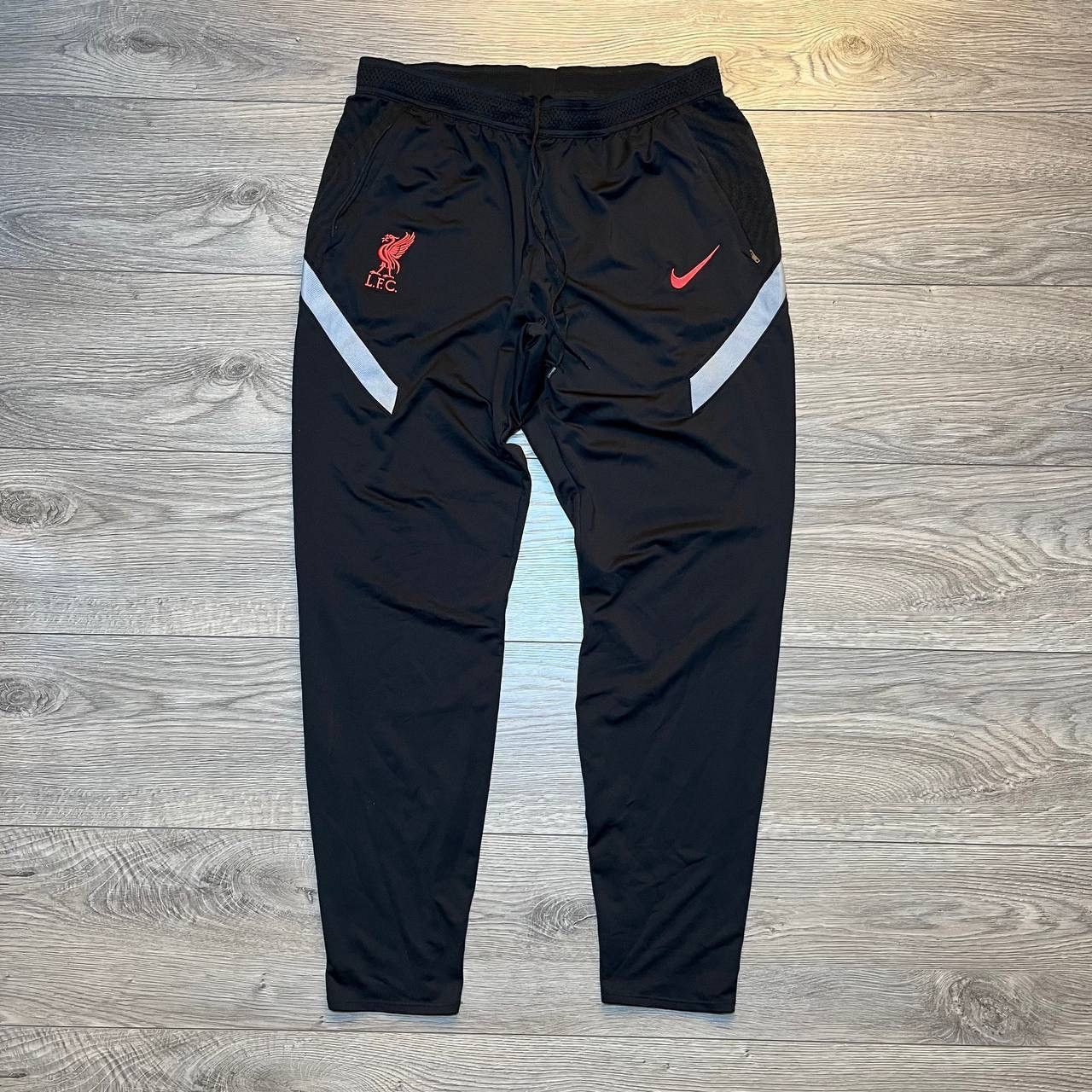 Nike Liverpool football suit 2020 size XL Size US XL / EU 56 / 4 - 3 Thumbnail