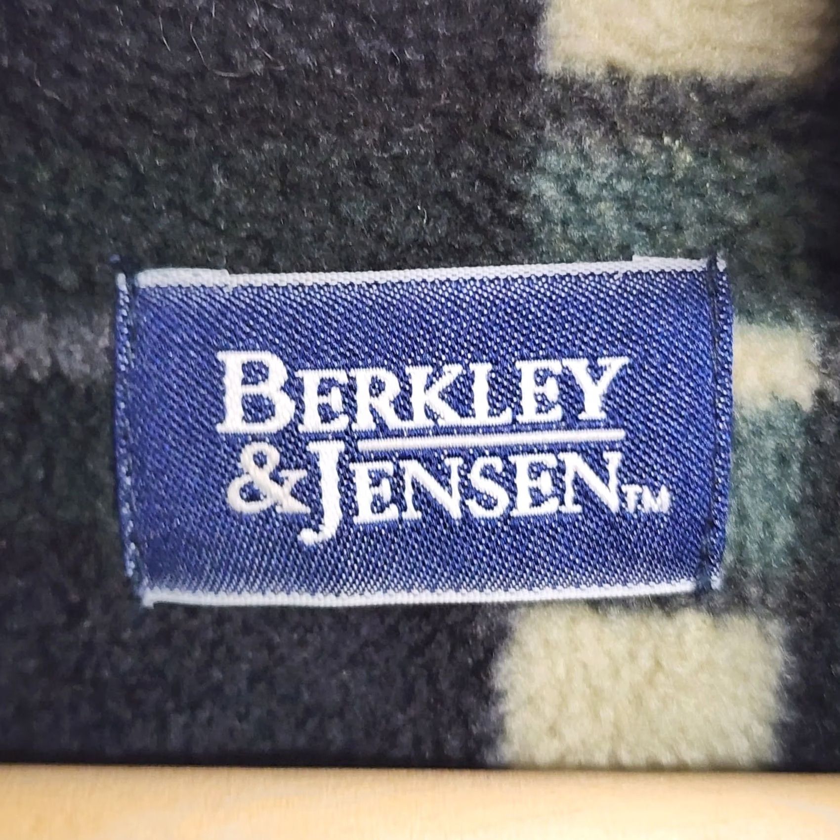 Vintage VINTAGE Berkley & Jensen Shacket Shirt Jacket Mens XL Beige Fleece Lined Plaid Size US XL / EU 56 / 4 - 4 Thumbnail