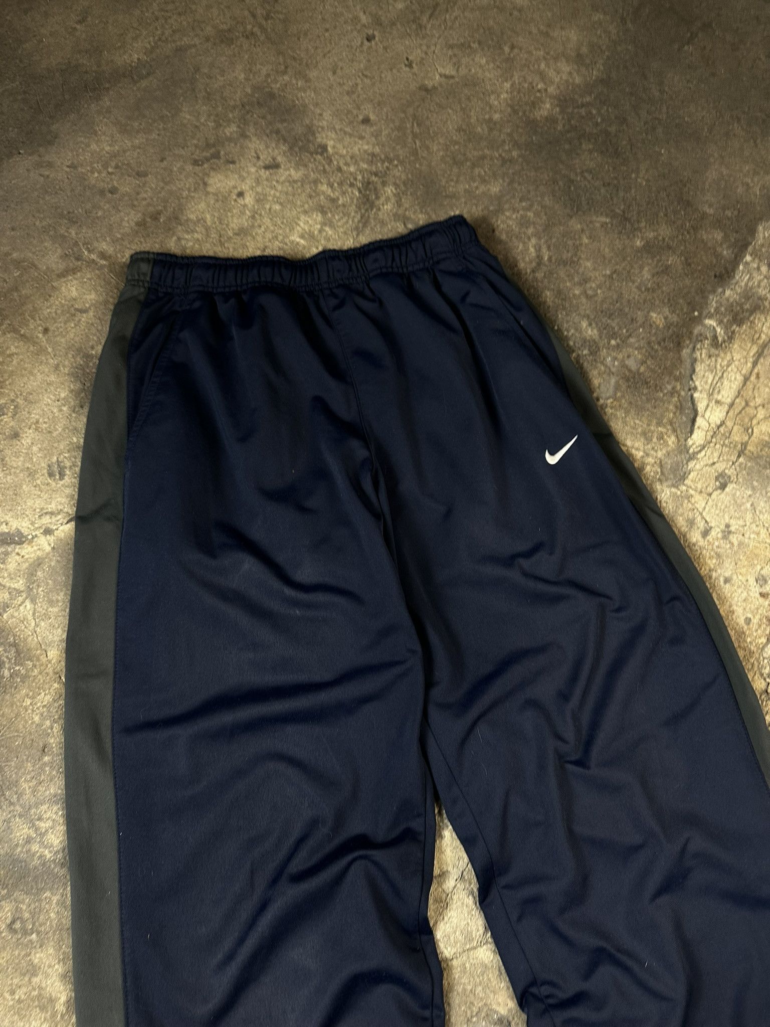Nike 00s Vintage Nike Nylon Oversized Y2k Trackpants Size US 32 / EU 48 - 3 Thumbnail
