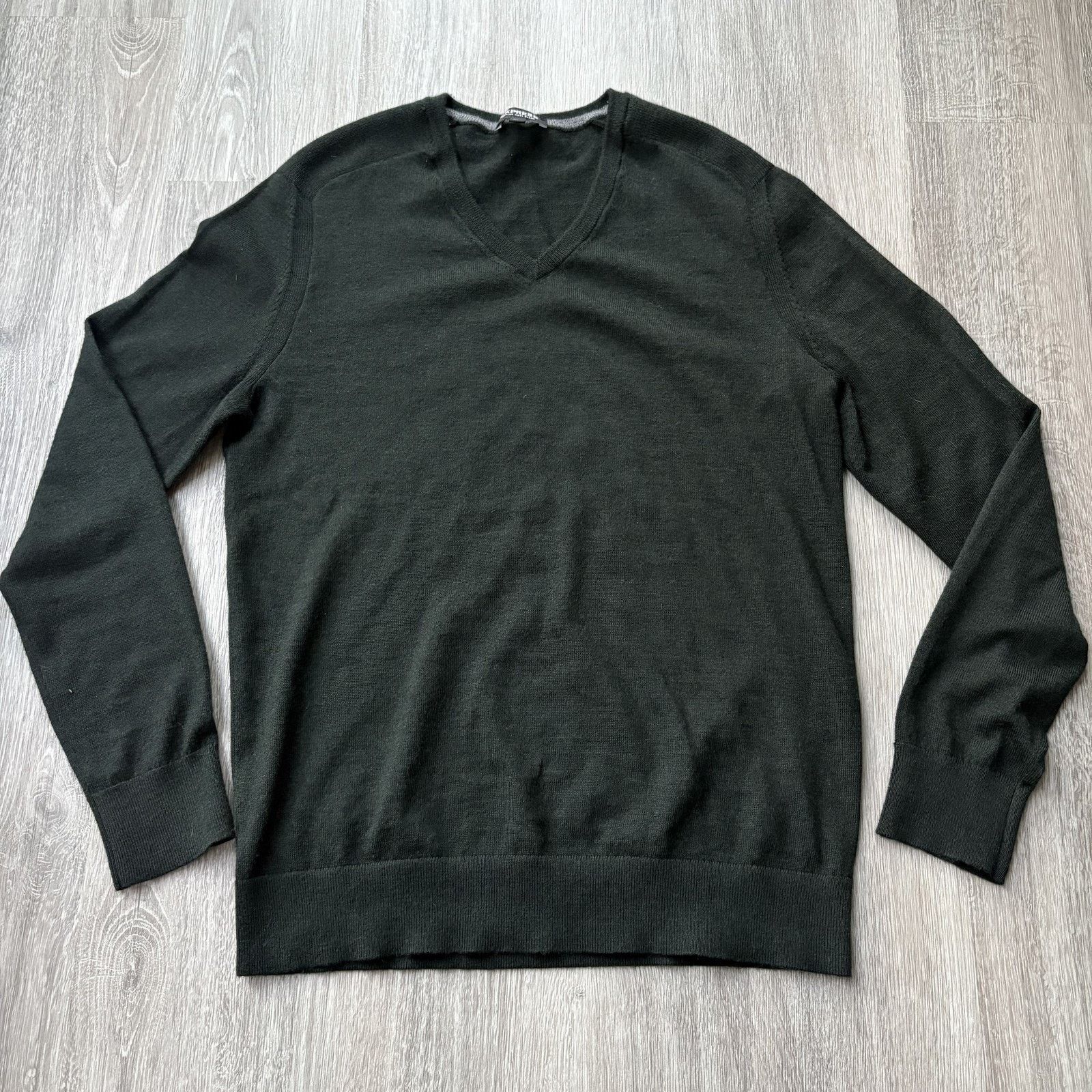 Express Express Men's Merino Wool Blend V-Neck Sweater M Black Long Size US M / EU 48-50 / 2 - 1 Thumbnail