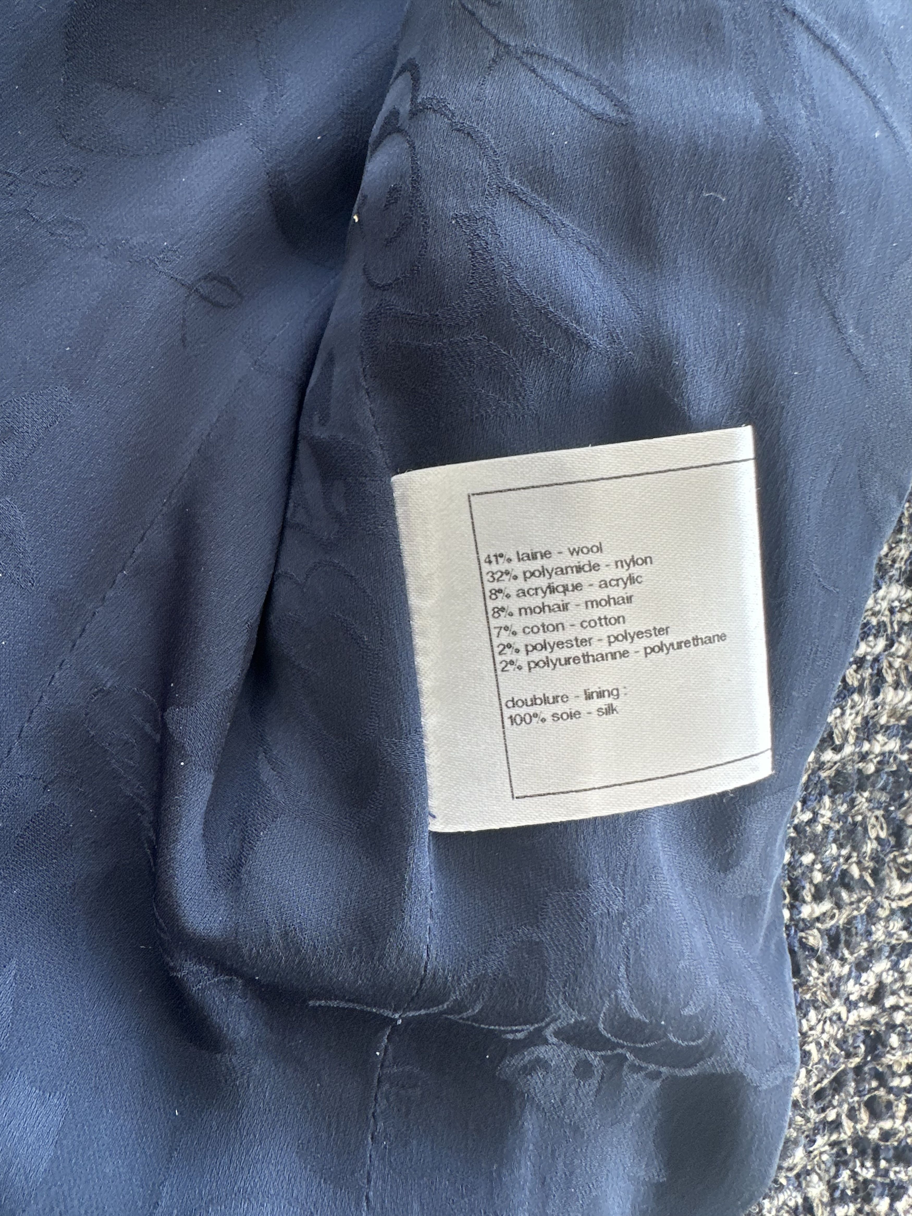 Chanel Chanel Navy, Black & White Tweed CC Button Jacket Size XS / US 0-2 / IT 36-38 - 6 Thumbnail