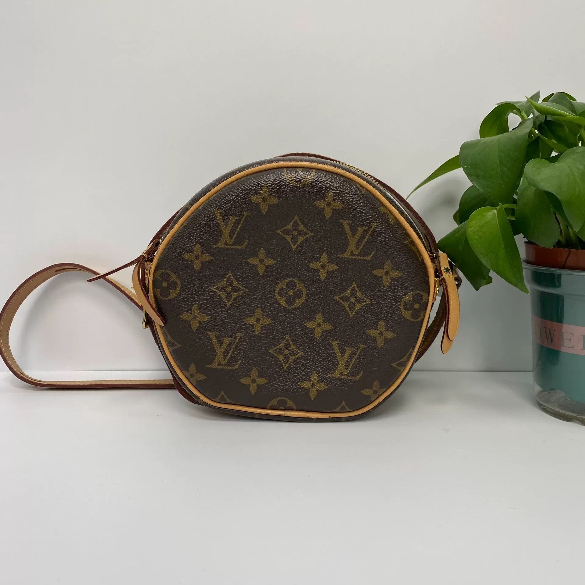 Louis Vuitton Pre-loved Bag Very good condition Size ONE SIZE - 1 Thumbnail