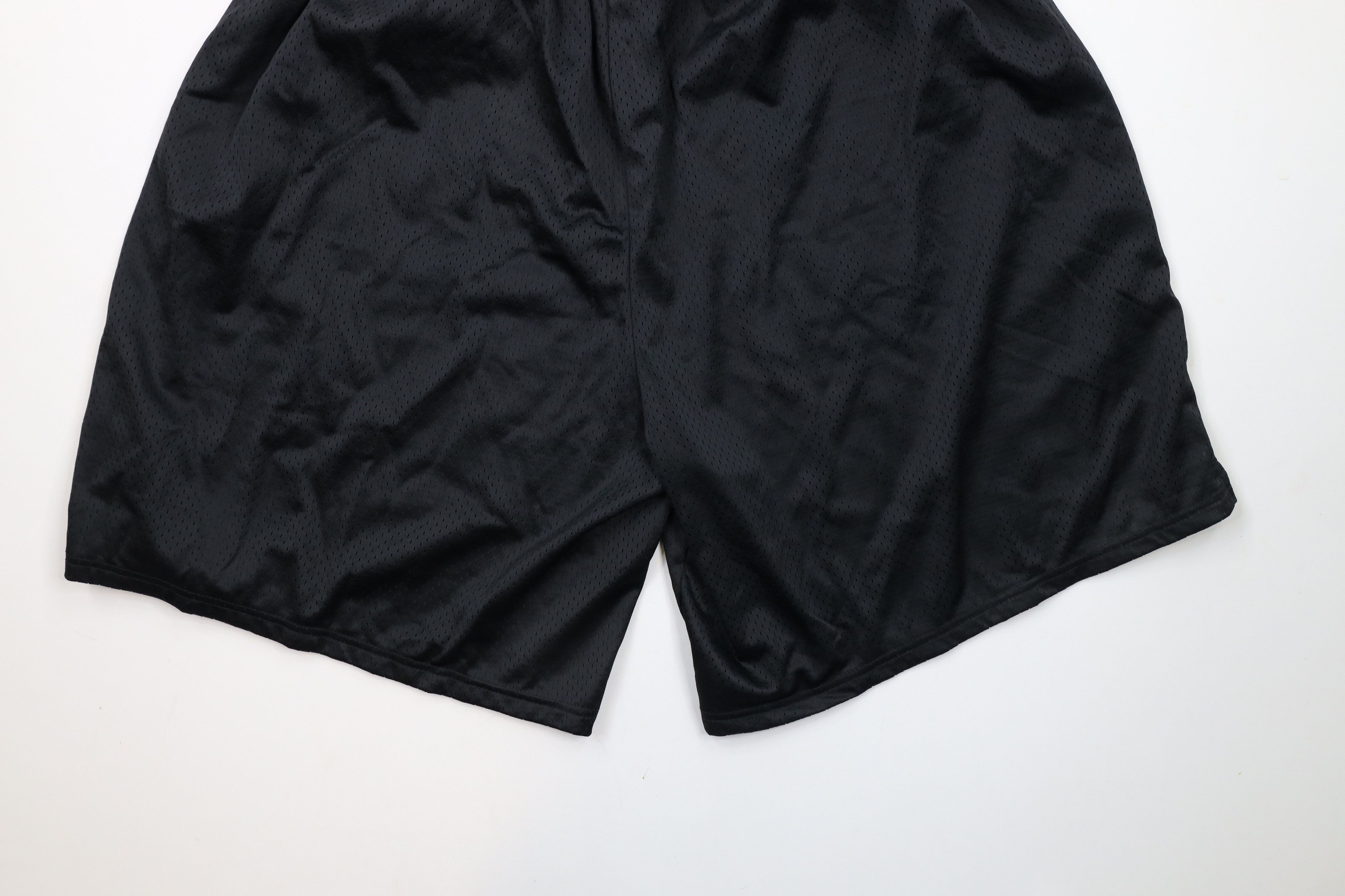 Champion × Vintage Deadstock Vintage 90s Champion Out Above Knee Mesh Shorts Size US 38 / EU 54 - 10 Thumbnail