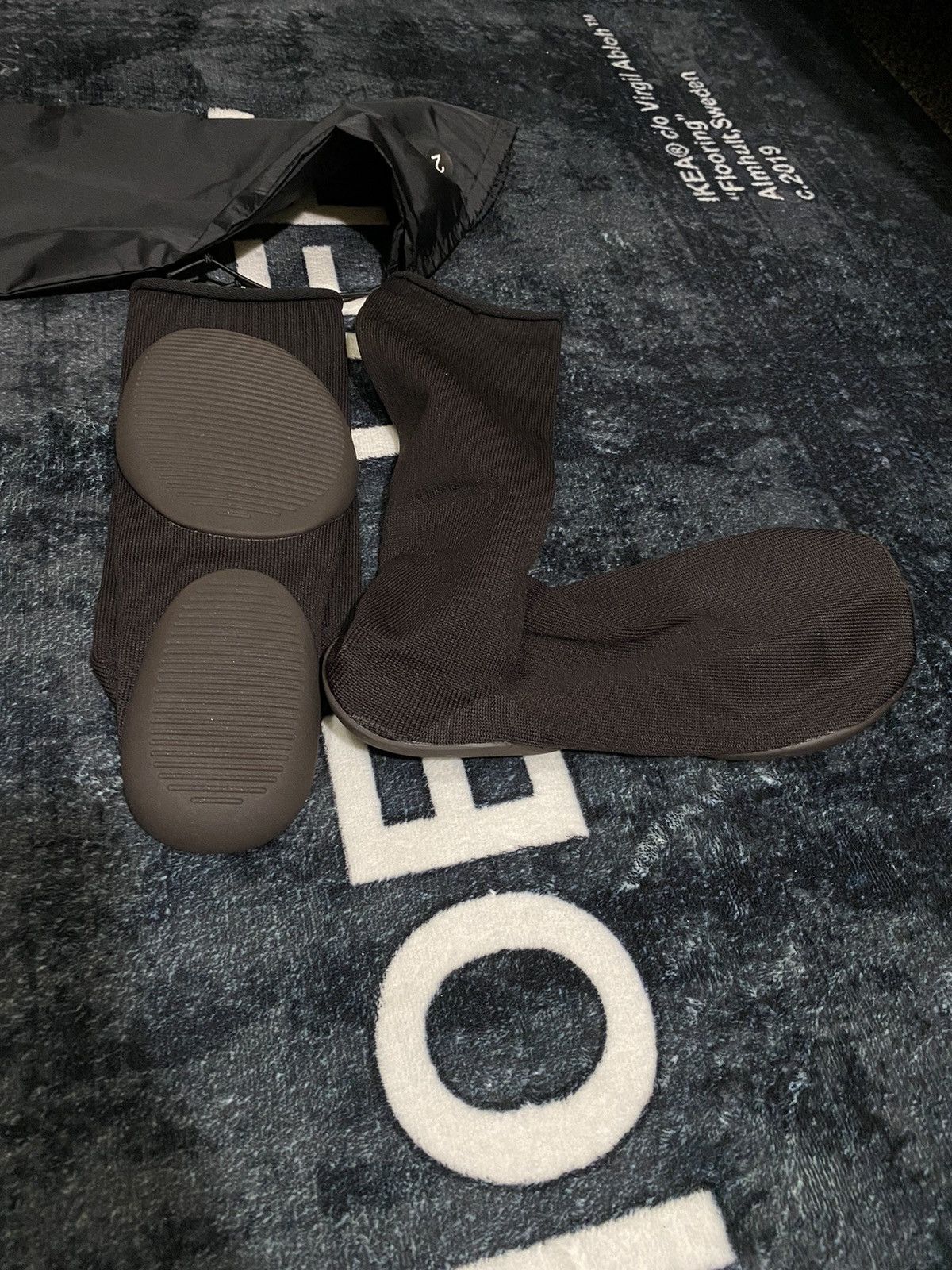 Kanye West × Yeezy Yeezy pods black Size US 9 / EU 42 - 3 Thumbnail