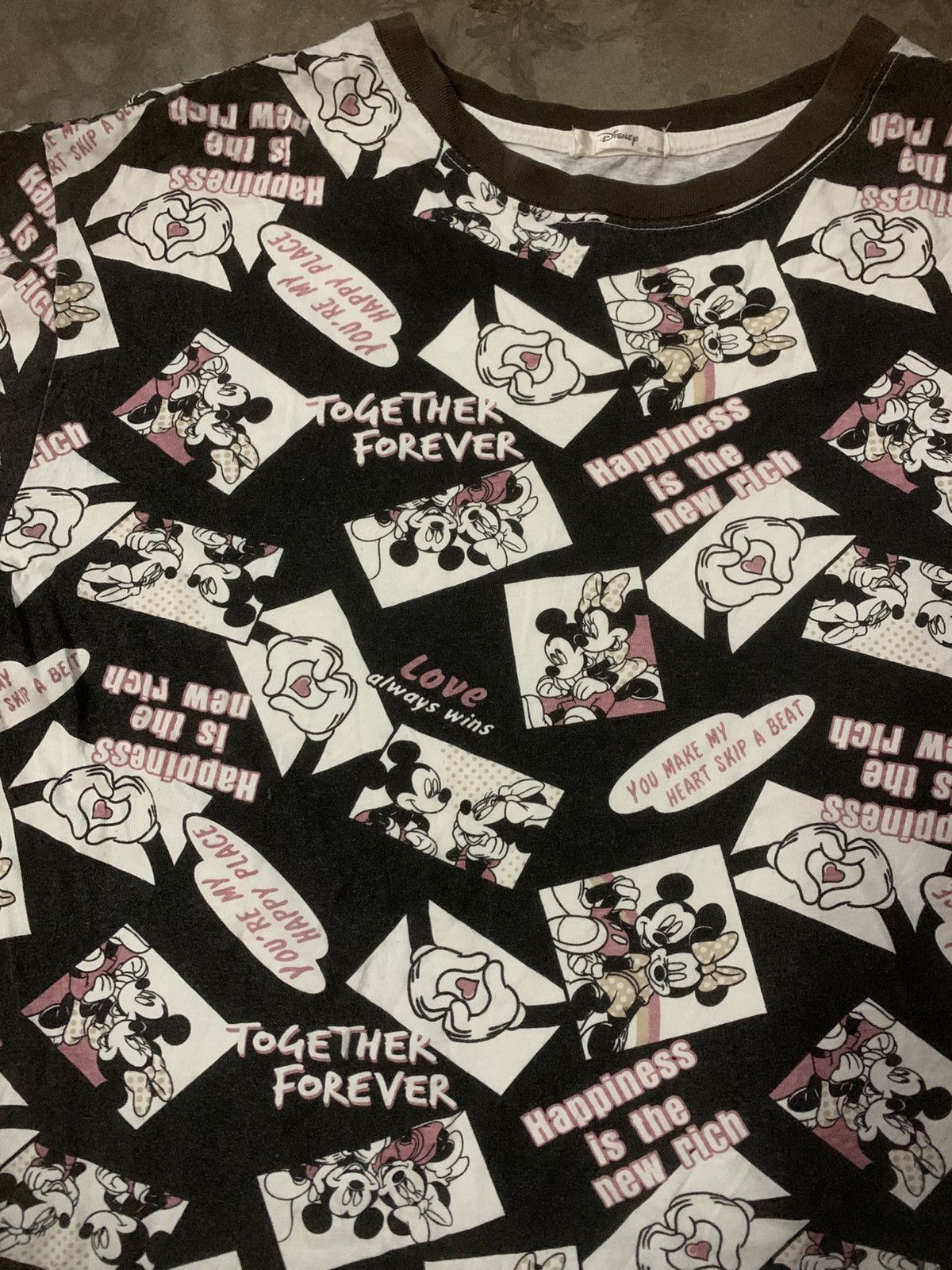 Disney Mickey And Minnie Mouse Full Print Monogram Tee Size US XXL / EU 58 / 5 - 3 Thumbnail