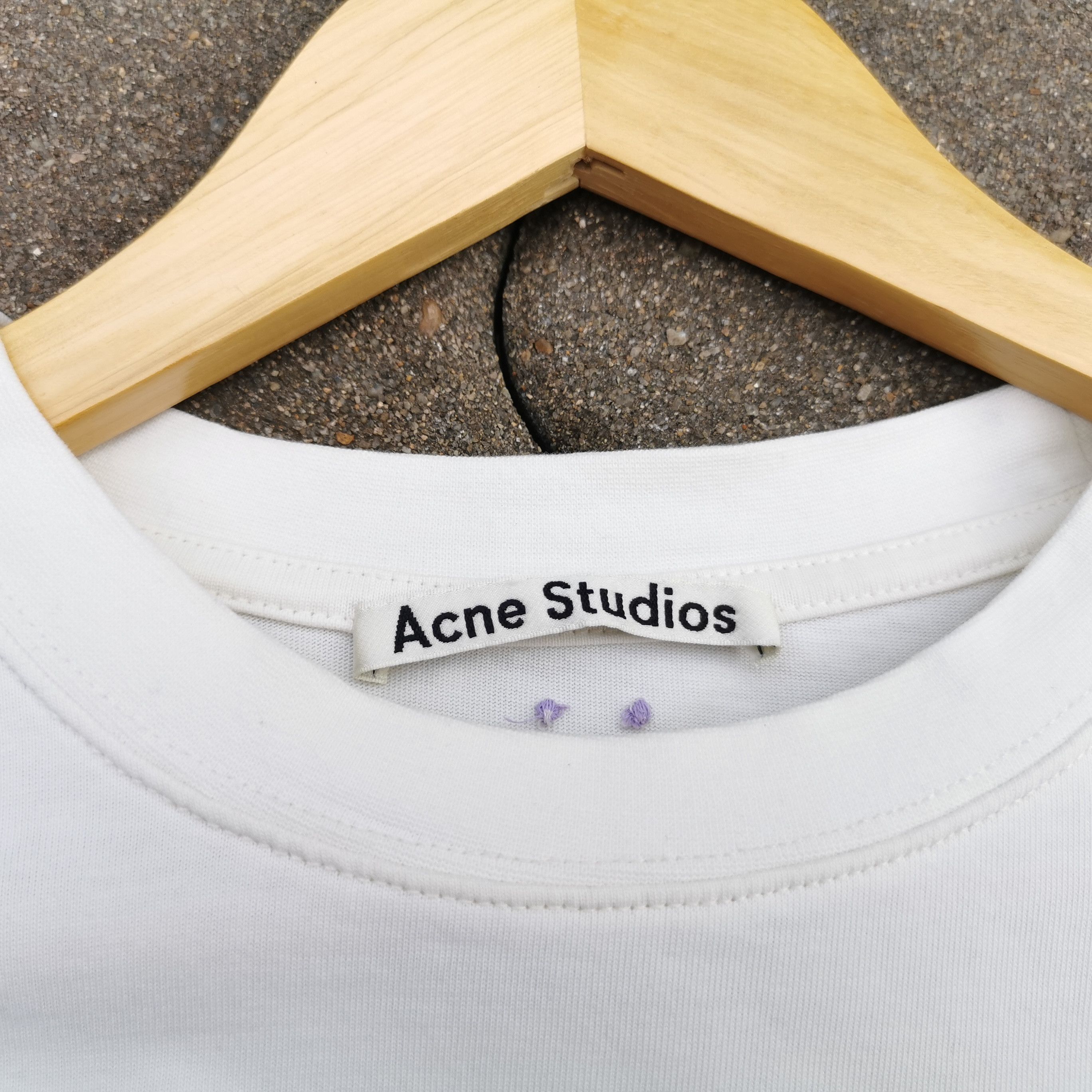 Designer Acne Studios Face Patch Crewneck Boxy Cut T-Shirt Size US S / EU 44-46 / 1 - 6 Thumbnail