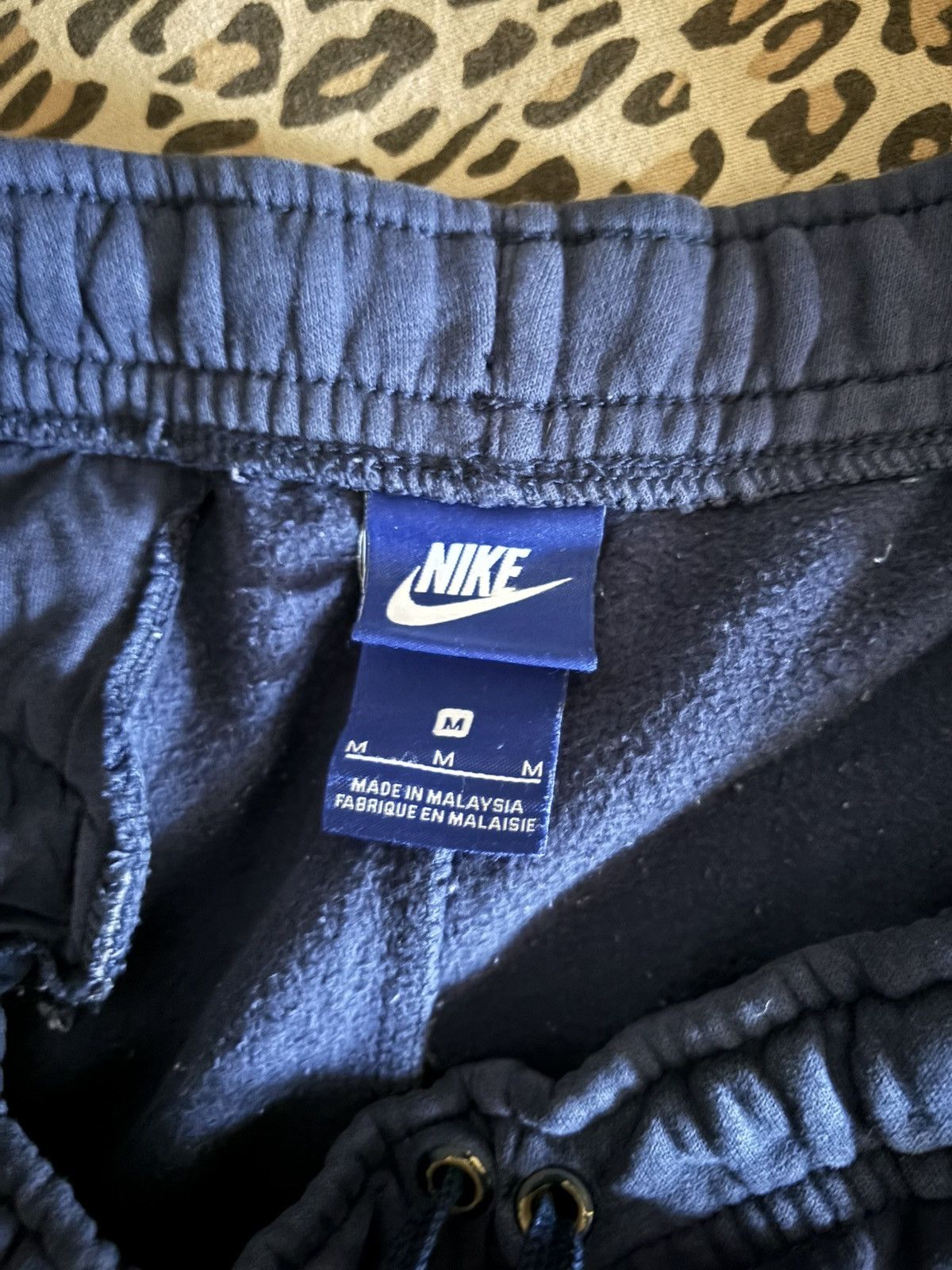 Nike Vintage Nike straight leg sweatpeants Size US 31 - 4 Thumbnail